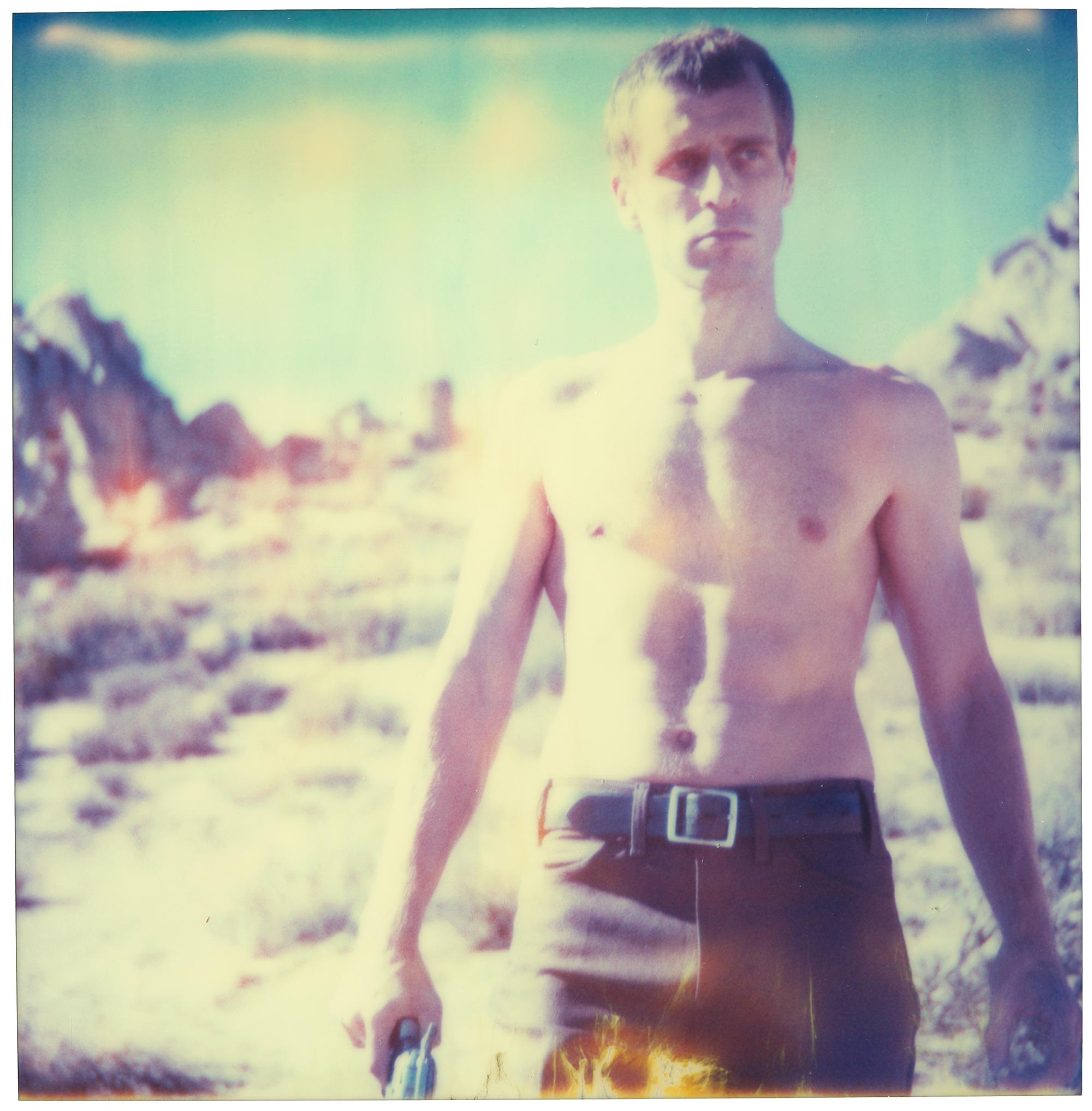 Aimless (Wastelands), tríptico, analógico, montado - Polaroid, Siglo XXI, Color - Figurative Photograph Beige de Stefanie Schneider