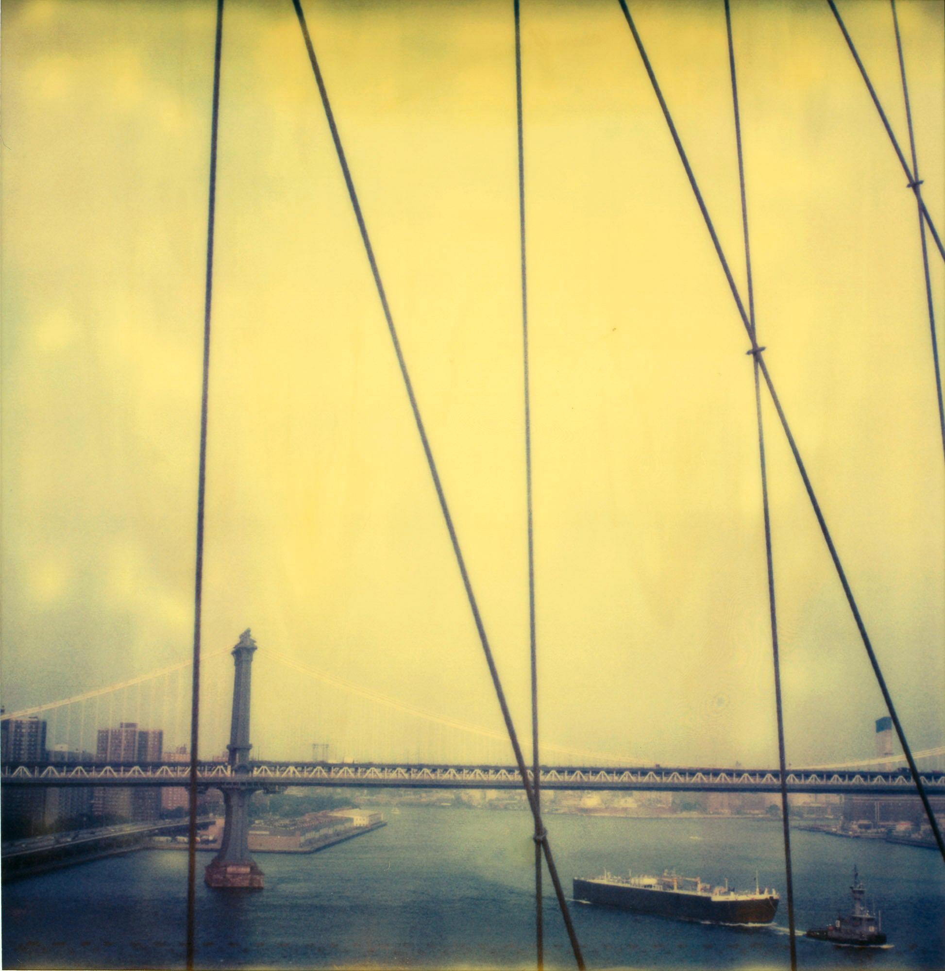 Color Photograph Stefanie Schneider - Vues anciennes du pont III (Stay)