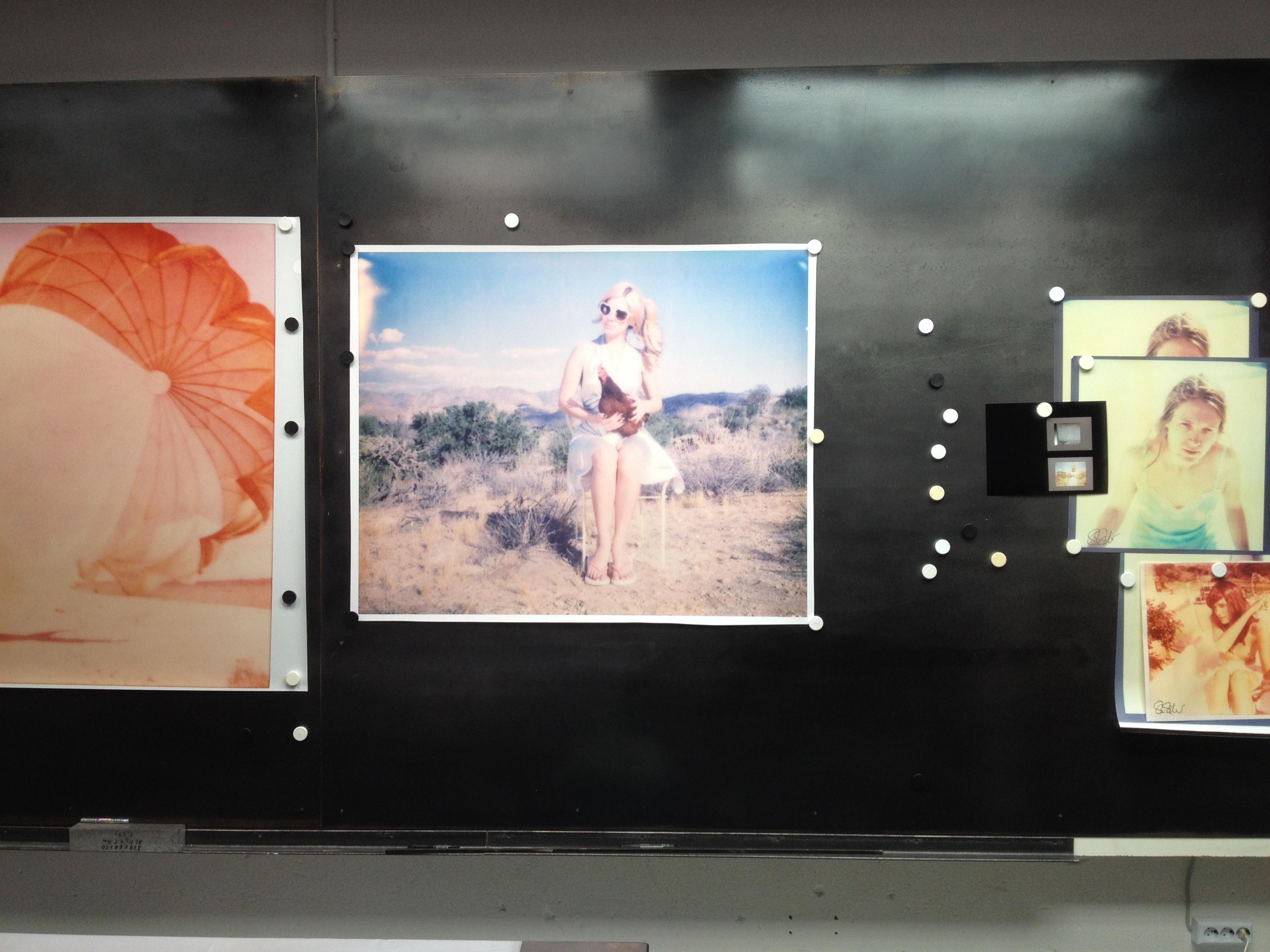Angel and Charlie Brown (Chicks and Chicks and sometimes Cocks) – Polaroid (Zeitgenössisch), Photograph, von Stefanie Schneider