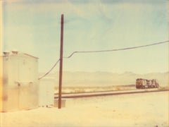 Treno in arrivo (Wastelands) - Contemporanea, Paesaggio, Polaroid, analogica