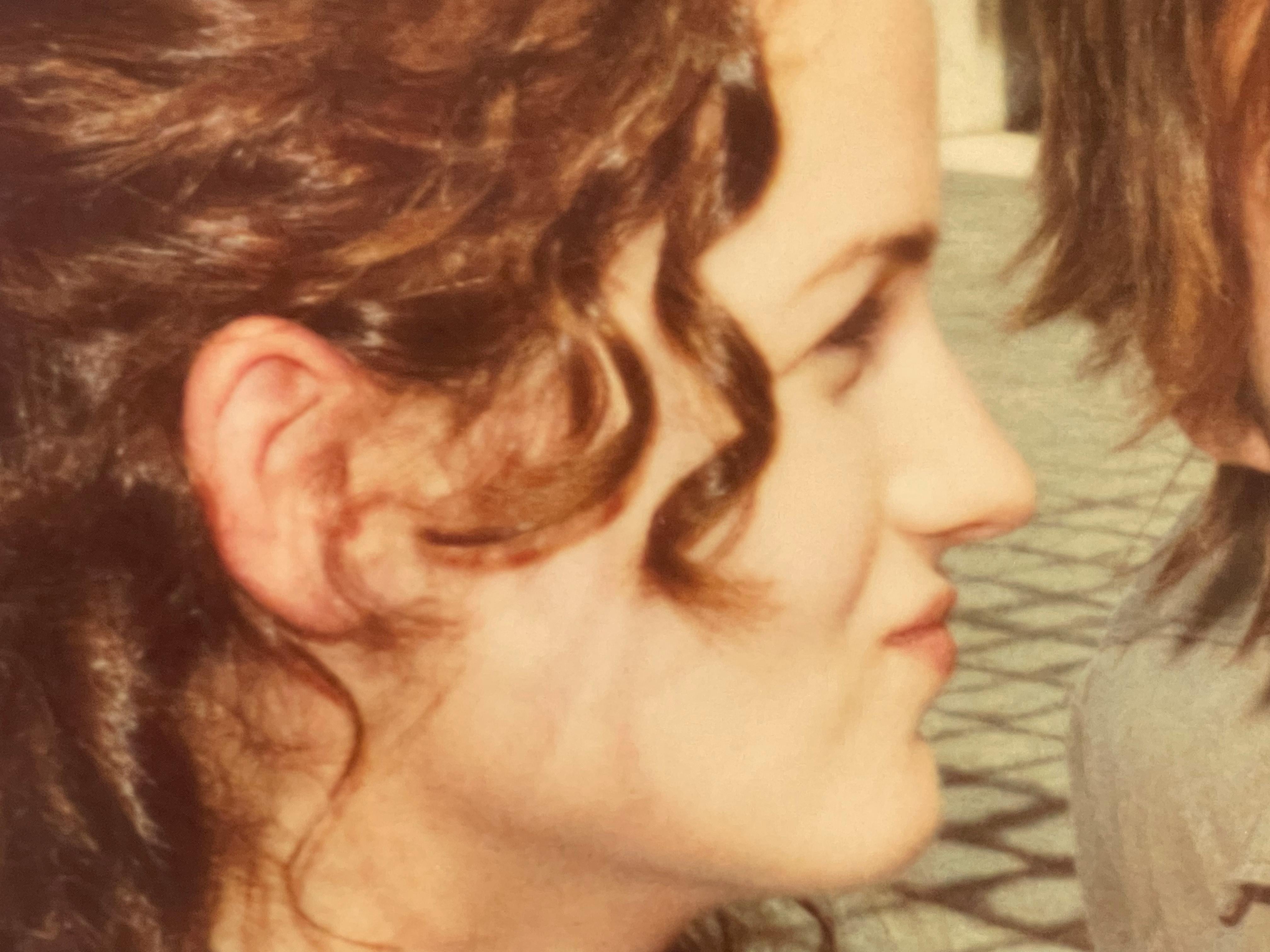 Athena und Henry (Stay), aus der Erinnerungssequenz von Ryan Gosling - 2006

50x49cm, 
Auflage: 10 Exemplare plus 2 Probedrucke.   
Archivierter C-Print, basierend auf dem Original-Polaroid. 
Label für Zertifikat und Unterschrift. 
Künstlerinventar