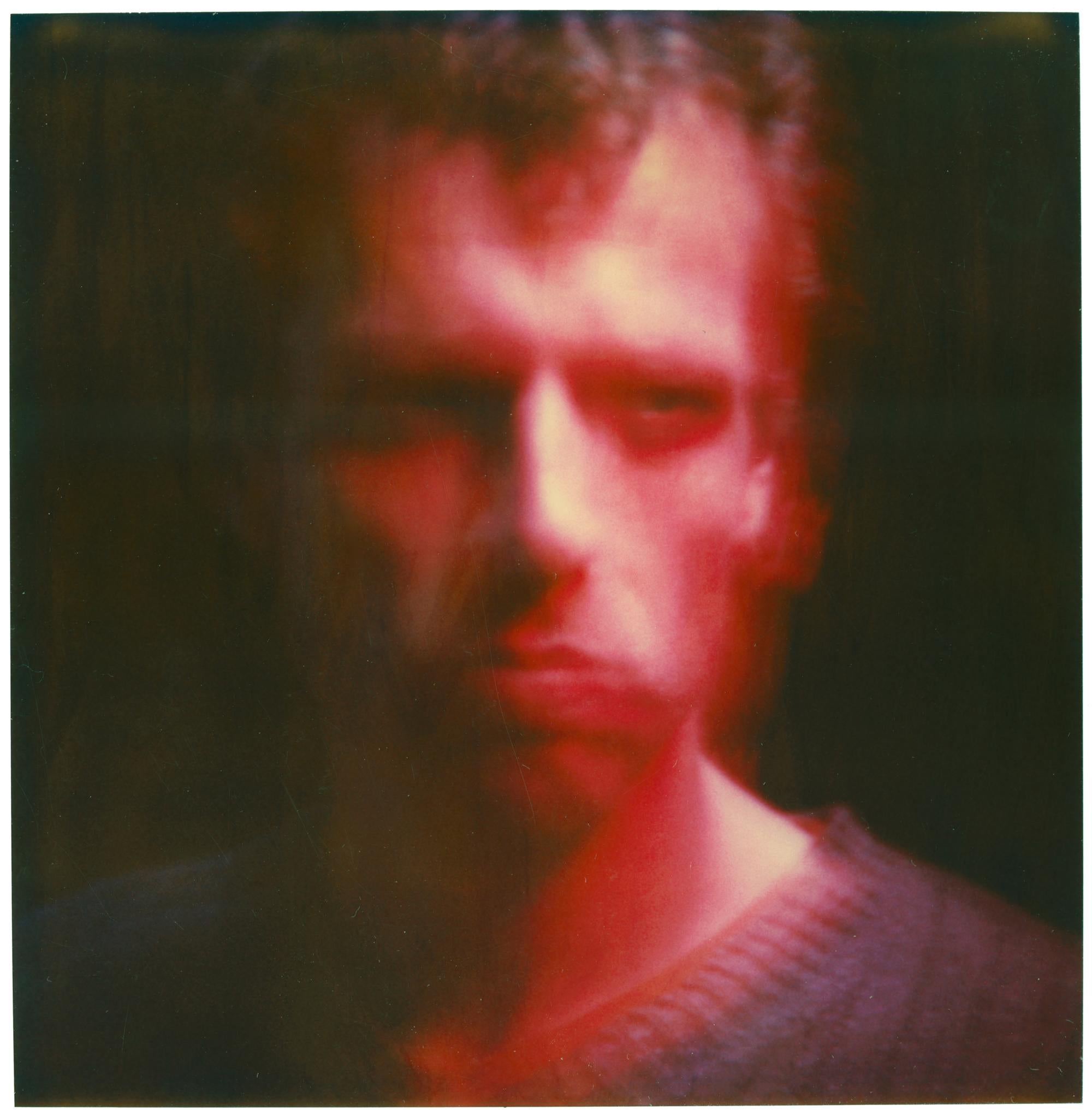 Color Photograph de Stefanie Schneider - Bates Motel VI (The Last Picture Show) - Contemporáneo, Figurativo, Polaroid