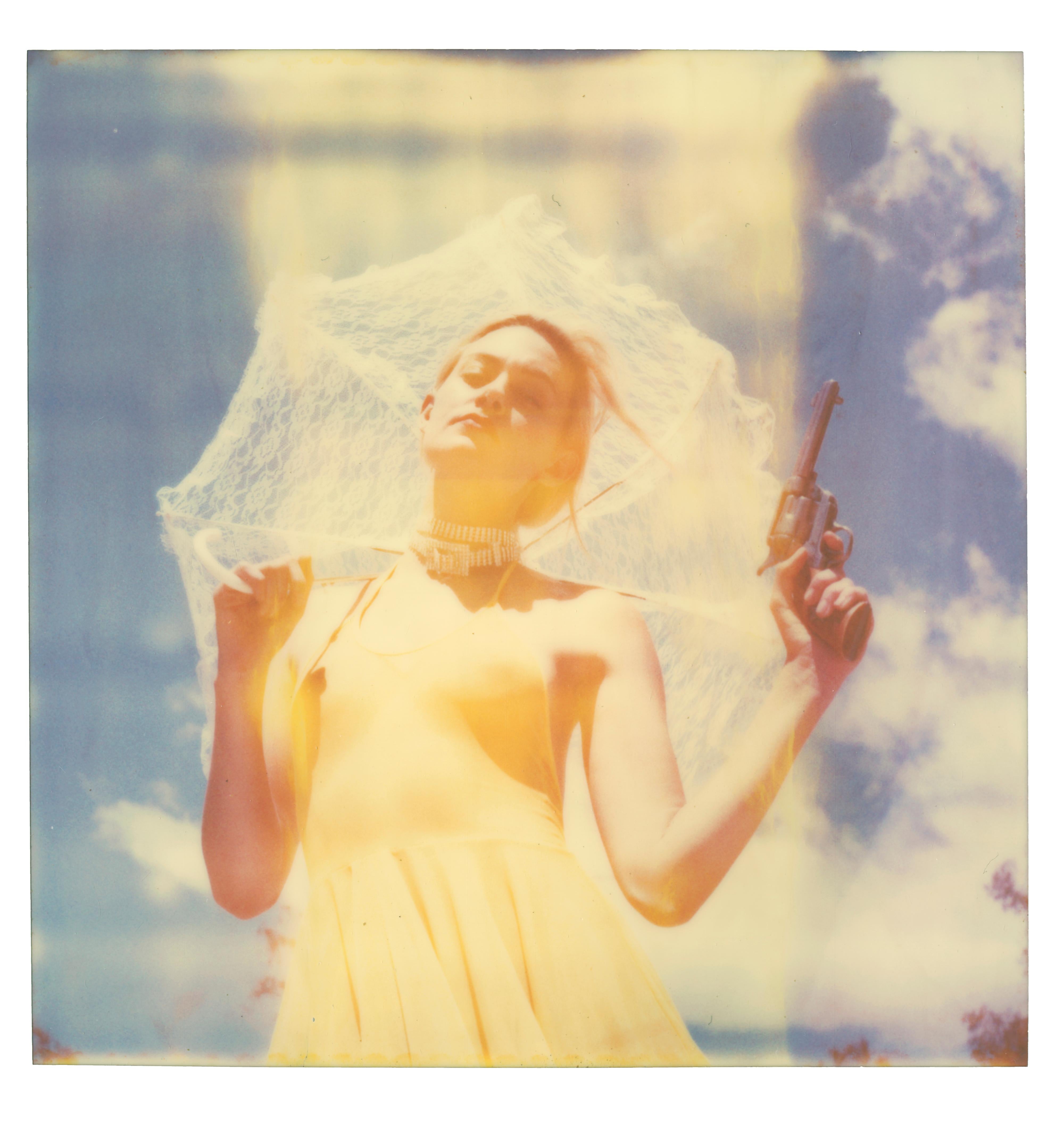 Portrait Photograph Stefanie Schneider - Beau Bond (Heavenly) Contemporain, 21e Siècle, Polaroid, Figuratif, Femme