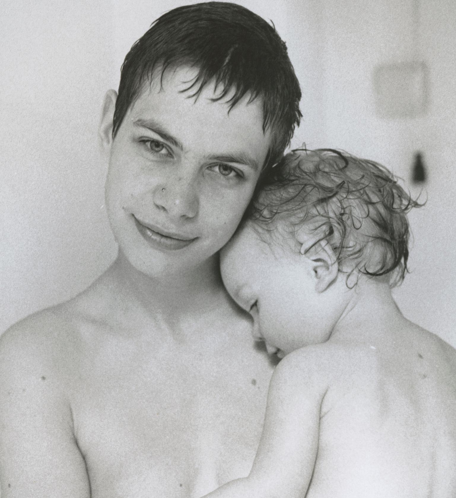 Birgit and Paul, 1996 - photographie analogique, femmes - Outsider Art Photograph par Stefanie Schneider