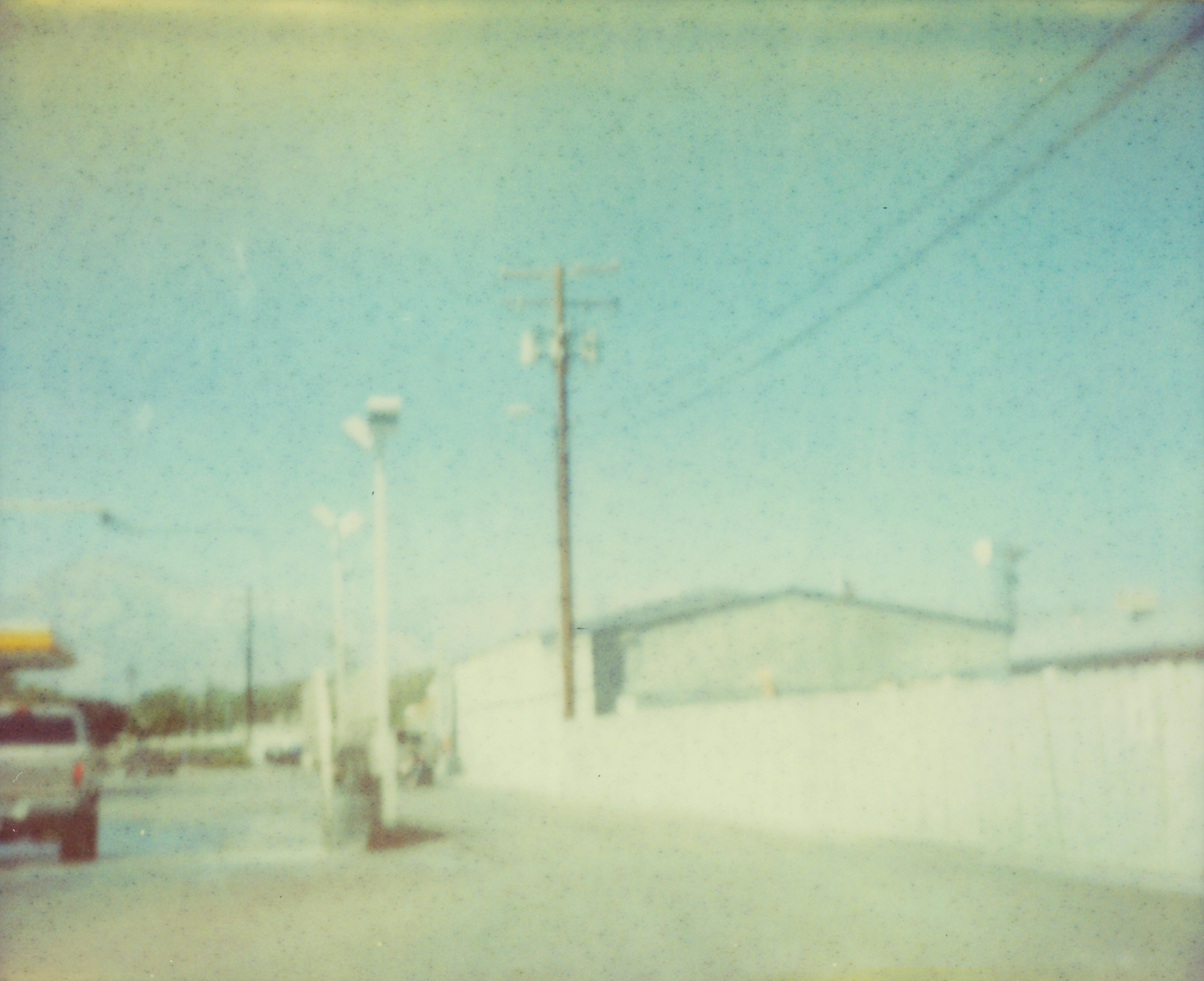 Bishop, CA (Rand Love) – Polaroid, zeitgenössisch (Zeitgenössisch), Photograph, von Stefanie Schneider