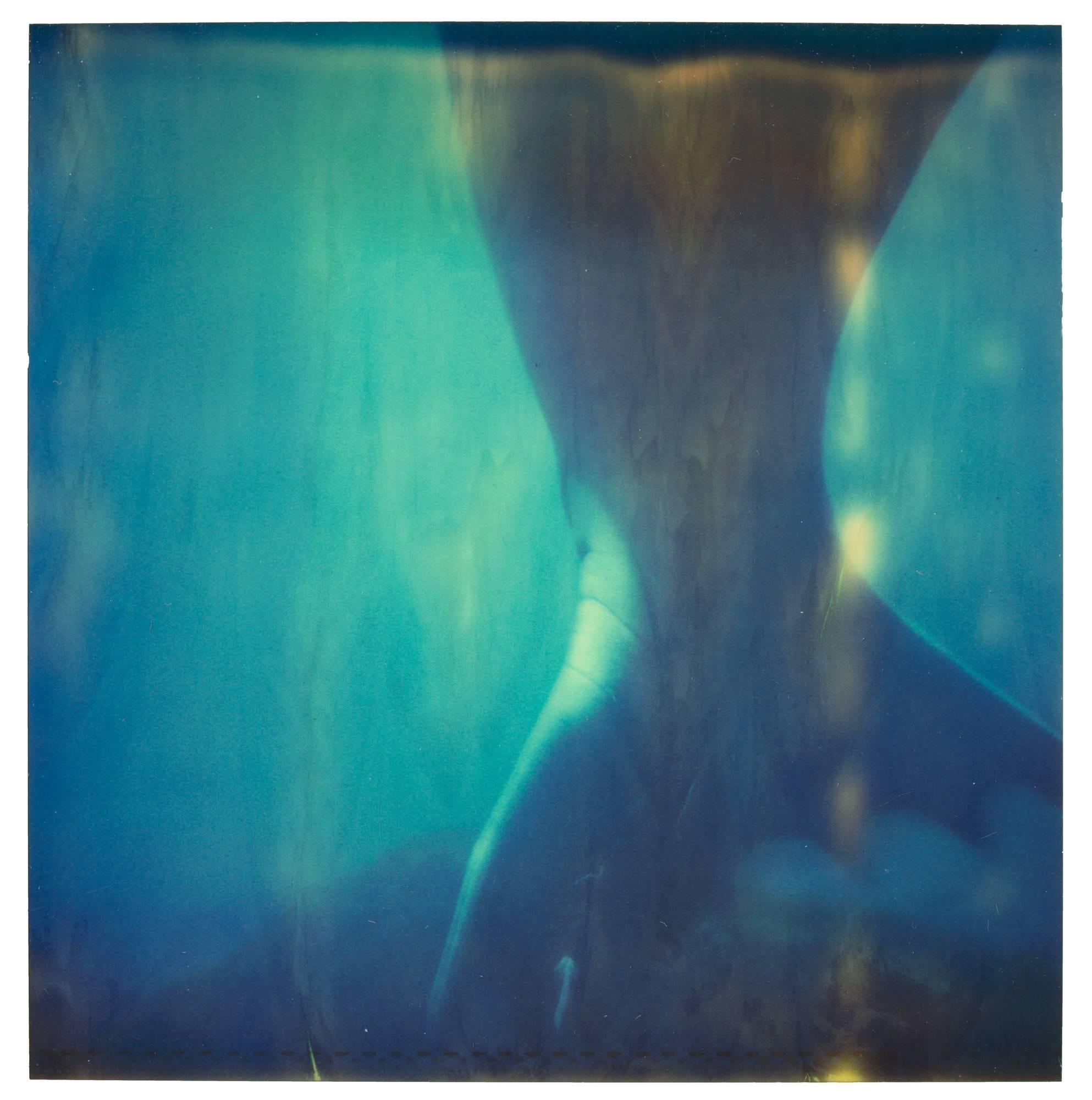 Blau (Aufenthalt) - 21. Jahrhundert, Contemporary, Polaroid, Fotografie, Farbe – Photograph von Stefanie Schneider