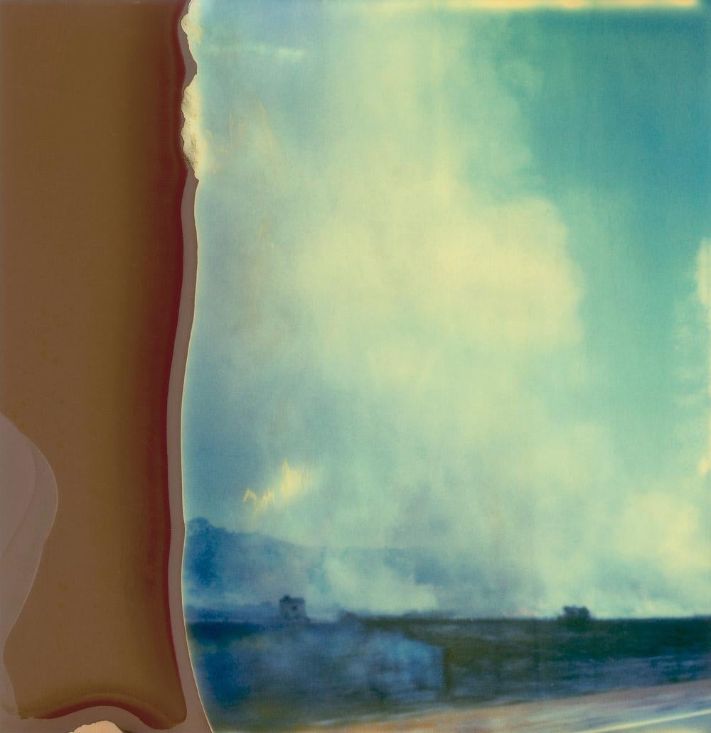 Color Photograph Stefanie Schneider - Burning Field (Last Picture Show, édition épuisée de 5 exemplaires, épreuve d'artiste 1/2)