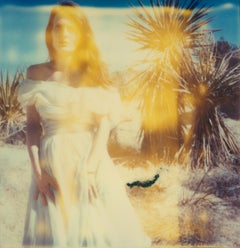 Cendrillon (29 Palms, CA) Contemporain, Femme, Polaroïd