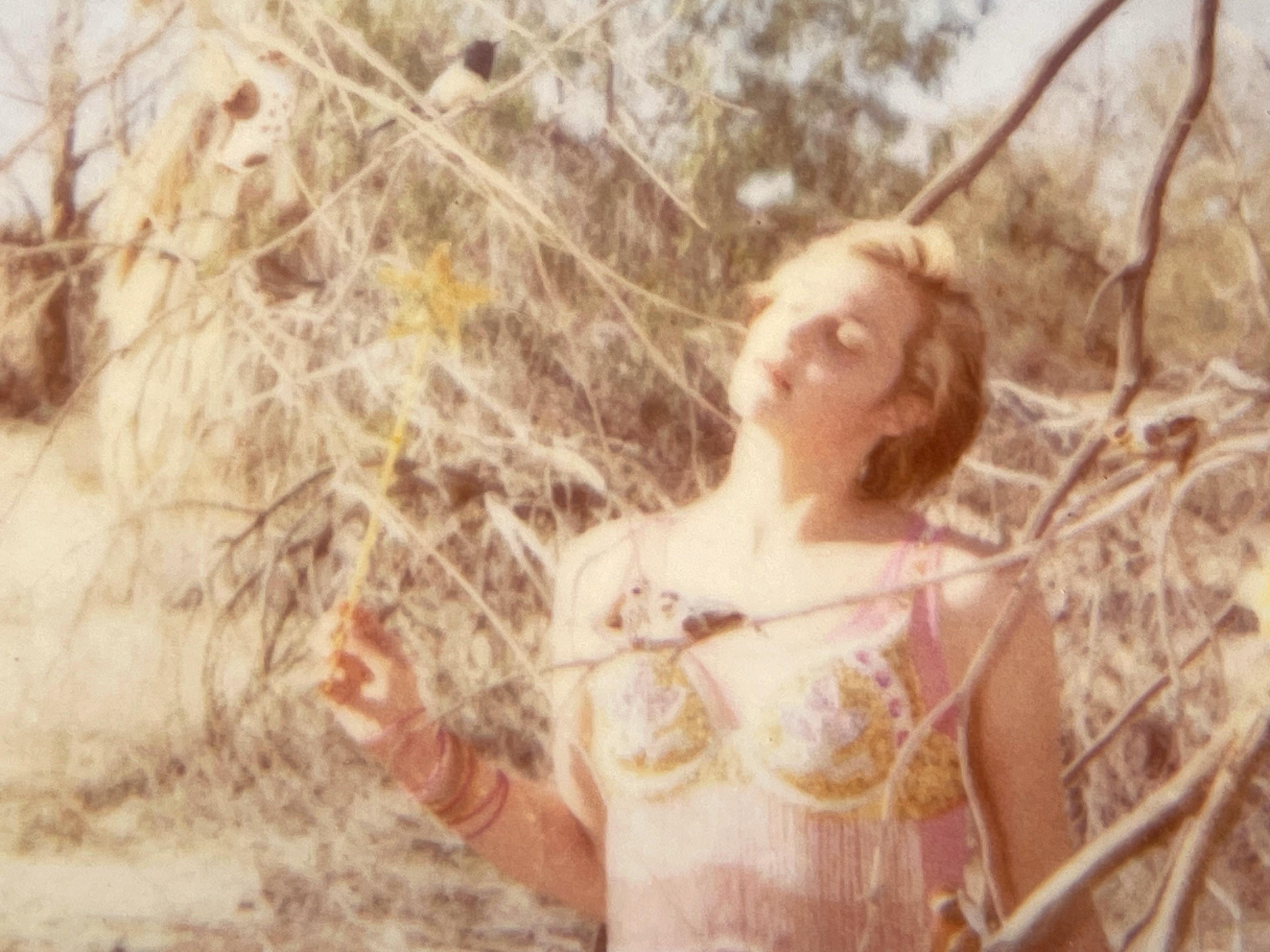 Cerchio della Magia - Incantesimo (29 Palms, CA) - Color Photograph Beige di Stefanie Schneider