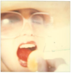 Lollipop I (Beachshoot) mit Radha Mitchell in der Hauptrolle, analog, Frau, Polaroid