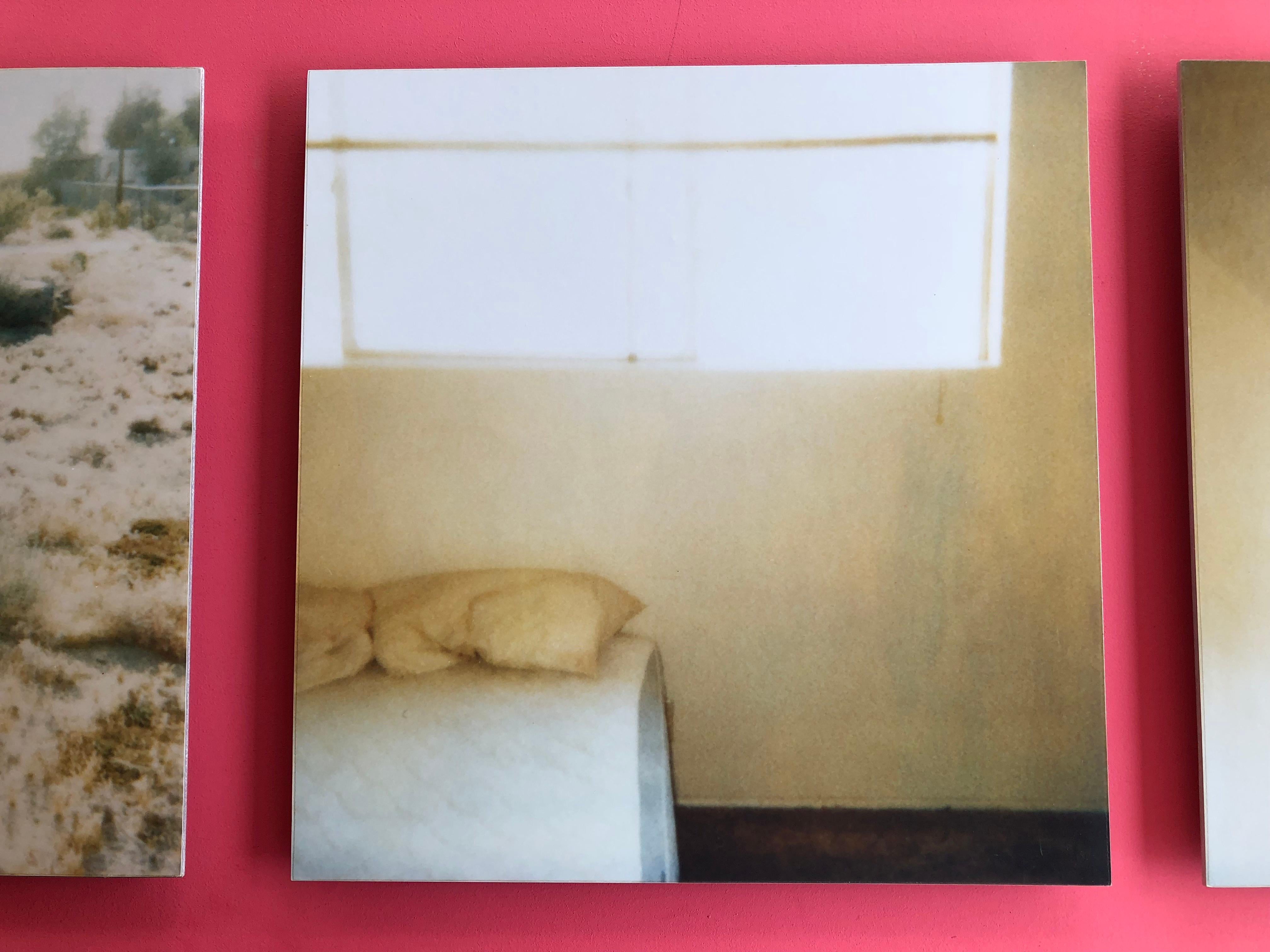 'Blue House' (29 Palms, CA) 1998, triptych, Edition 4/25
38x37cm each, together installed 38 x 125cm with gaps, 
 
Analog C-Prints, hand-printed by the artist, based on 3 Polaroids
mounted on Aluminum with matte UV-Protection
signed on verso

 Note