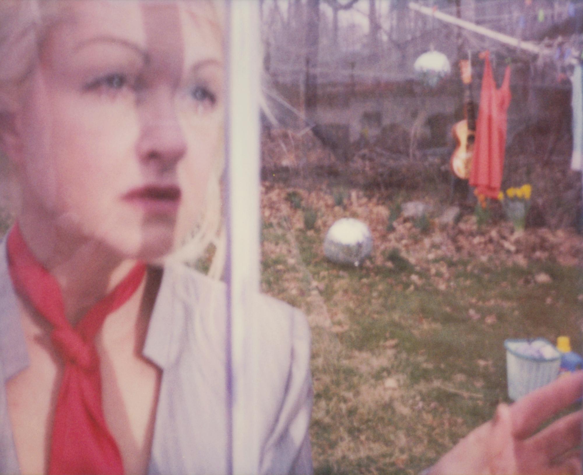 Stefanie Schneider Color Photograph – Cyndi Lauper - Zeitgenössisch, 21. Jahrhundert, Polaroid, Figurative Fotografie