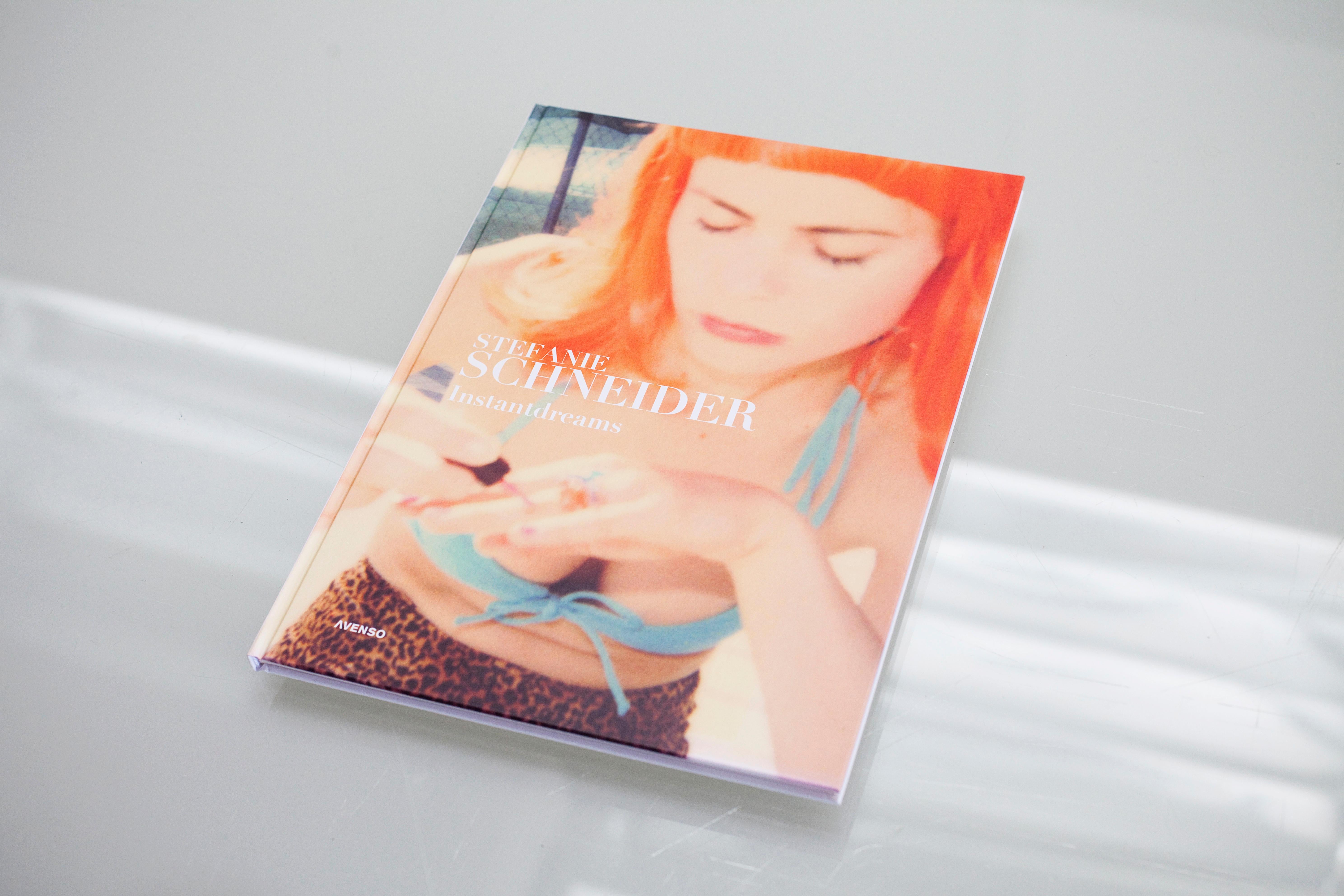 Daisy e Austen davanti a Trailer - inclusa la monografia 'Instantdreams'. - Photograph di Stefanie Schneider