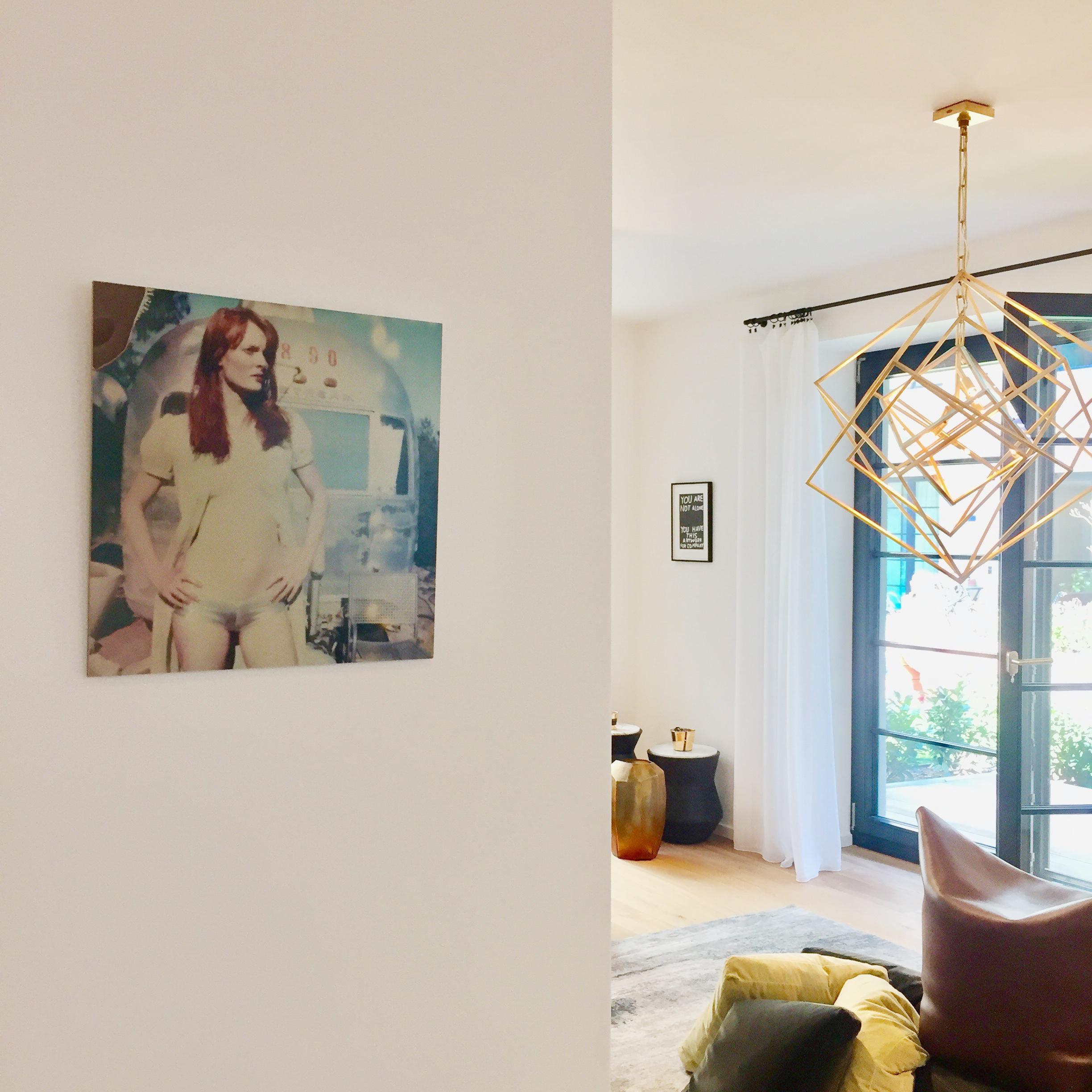 Daisy davanti al trailer (Till Death do Us Part ) + colonna sonora LP - 80x78cm in vendita 3