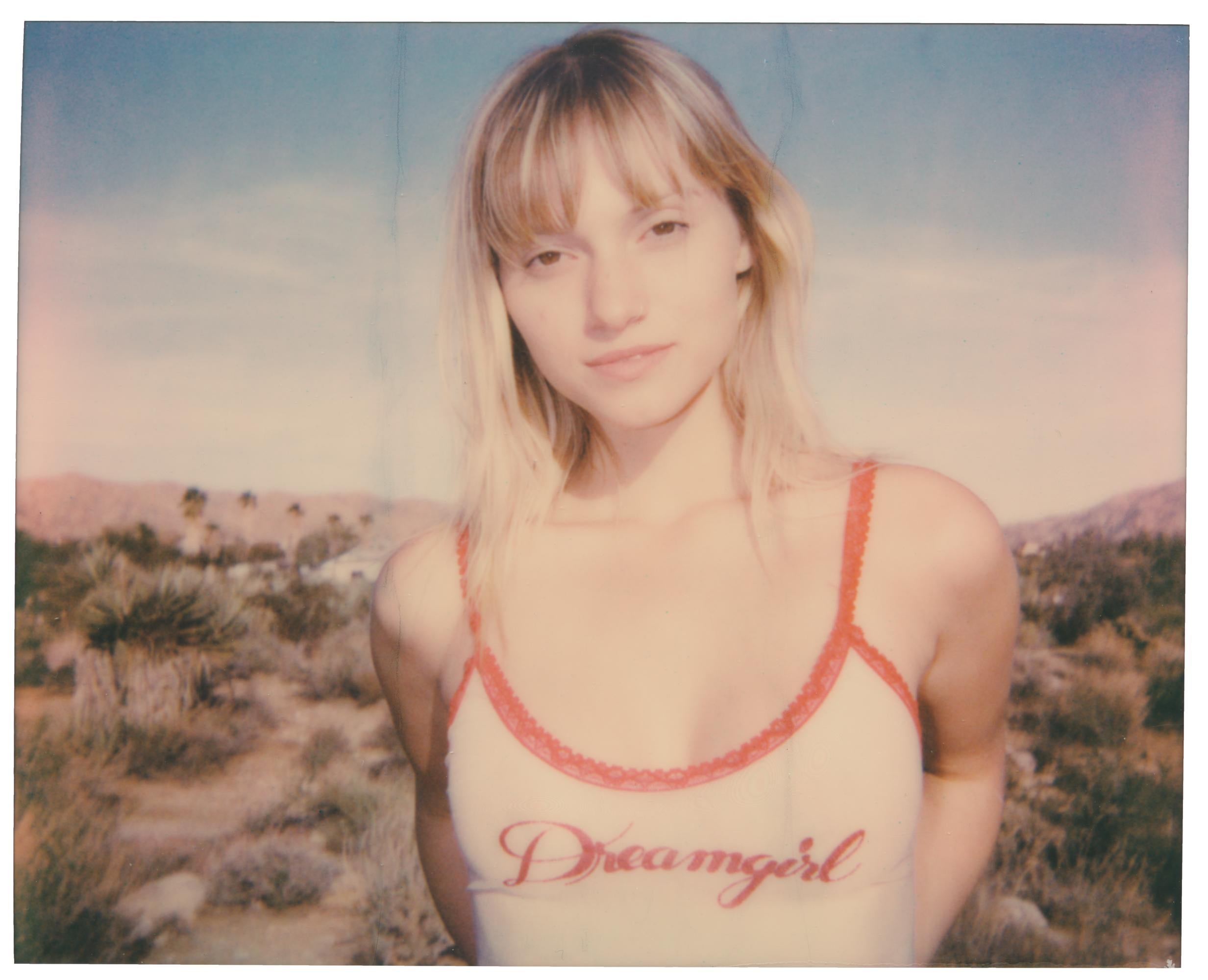 Color Photograph Stefanie Schneider - Dreamgirl (Des filles et des filles et parfois des bites)