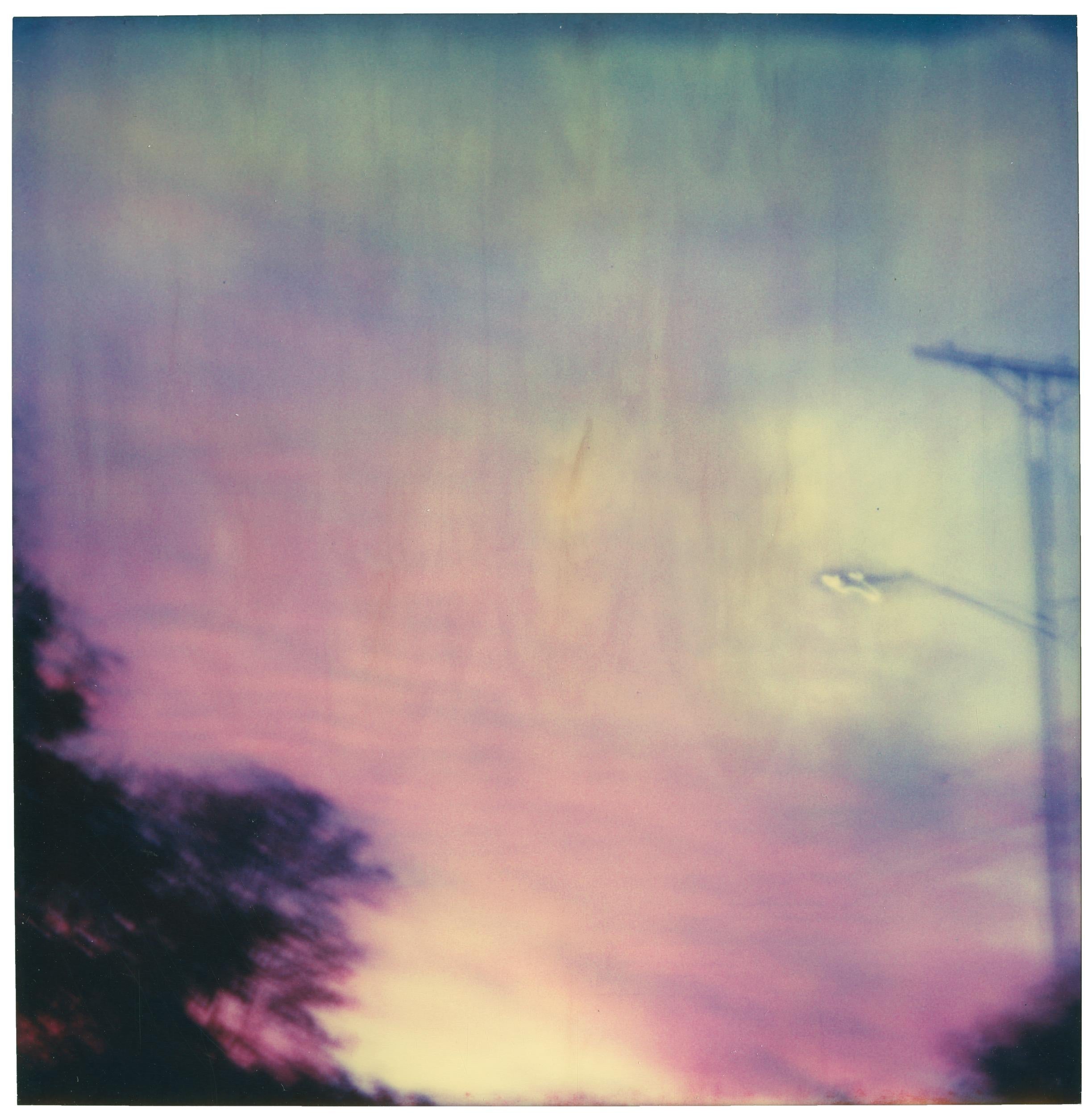 Dusk (The Last Picture Show) - 2005

Edition 4/5,
38x36cm each, 131x127cm installed including gaps.
9 Analog C-PrintS, hand-printed by the artist on Archive Fuji Chrystal Paper, based on the 9 original PolaroidS.
Certificate and signature