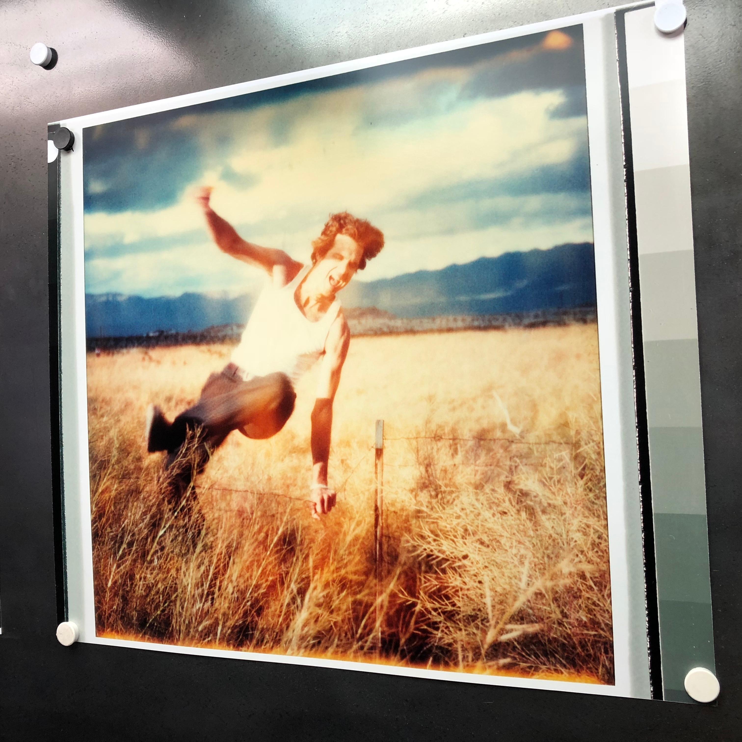 Field of Dreams (Sidewinder) - 2005

80 x 78 cm, 
Edition de 5, 
c-print analogique, imprimé à la main par l'artiste, basé sur le Polaroid, 
Inventaire des artistes 3131.02, 
Non monté

Les situations scintillantes de Stefanie Schneider se déroulent