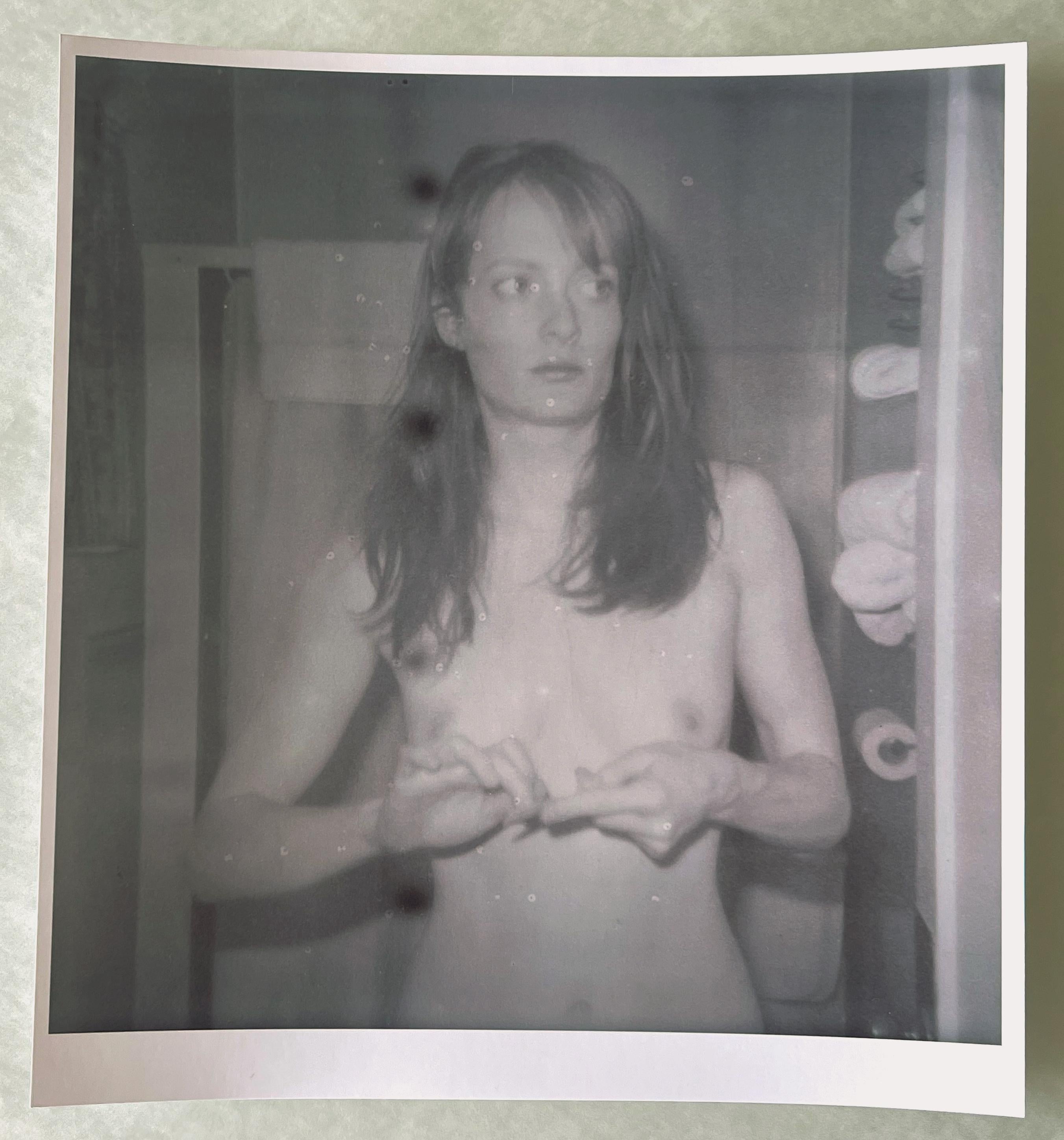 Fighting back the Darkness (La mort nous fait partie), Polaroid nu en vente 2