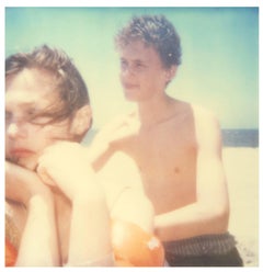 Floaties I (Beachshoot) Contemporain, 21e siècle, Polaroid, Figuratif