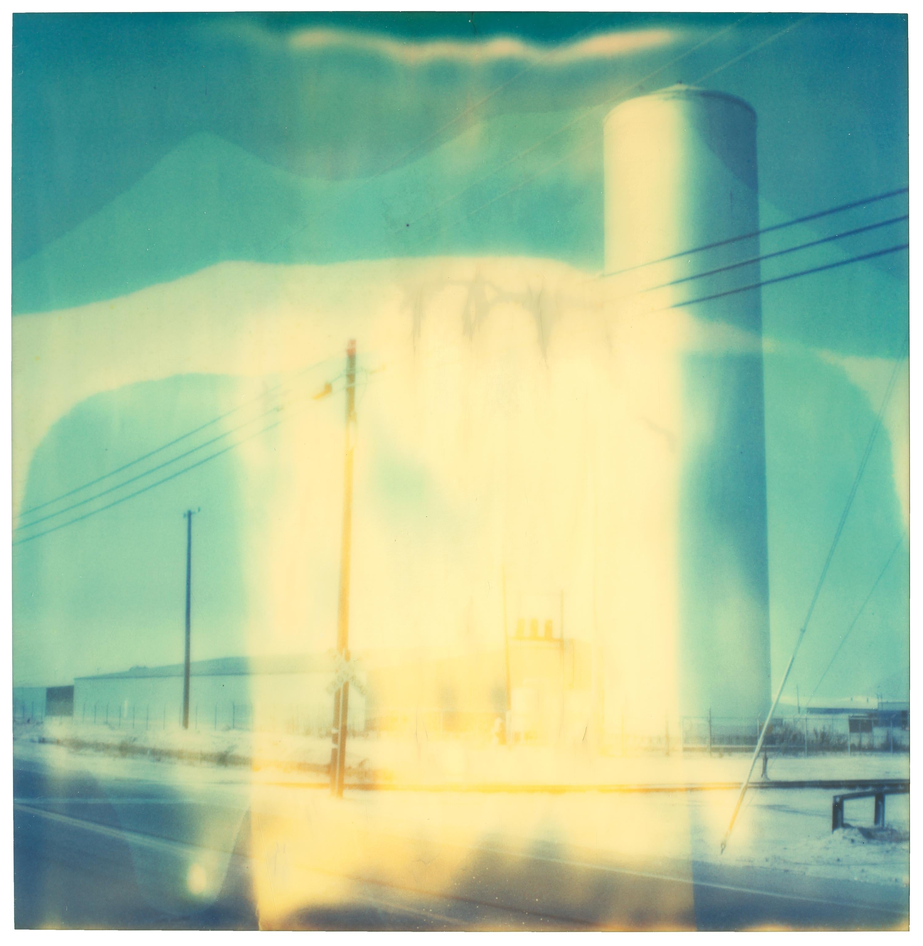 Four Corners (The Last Picture Show), triptyque - 21e siècle, Polaroid, couleur - Contemporain Photograph par Stefanie Schneider