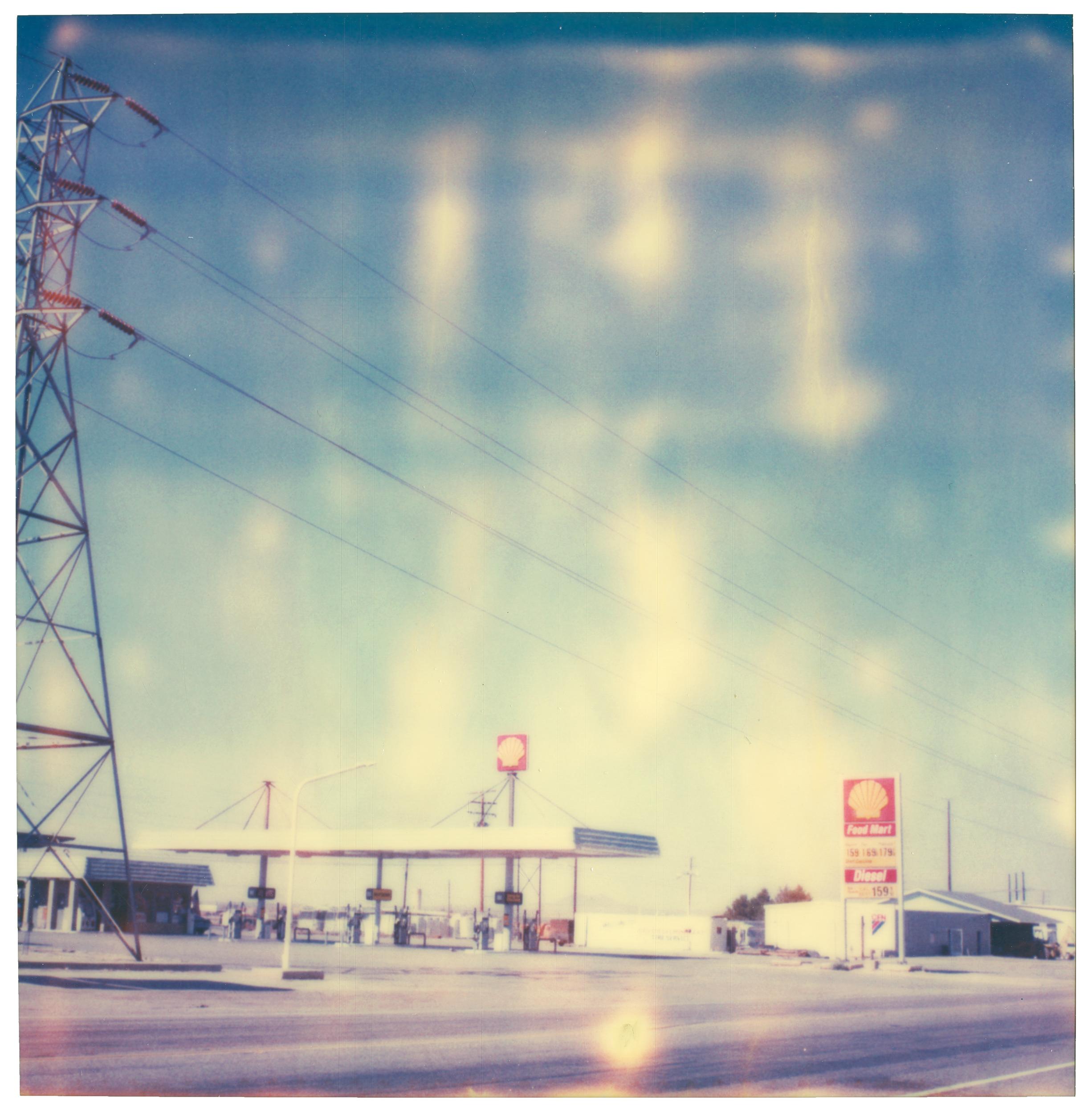 triptyque « Four Corners (The Last Picture Show) du 21e siècle, Polaroid, couleur - Beige Color Photograph par Stefanie Schneider