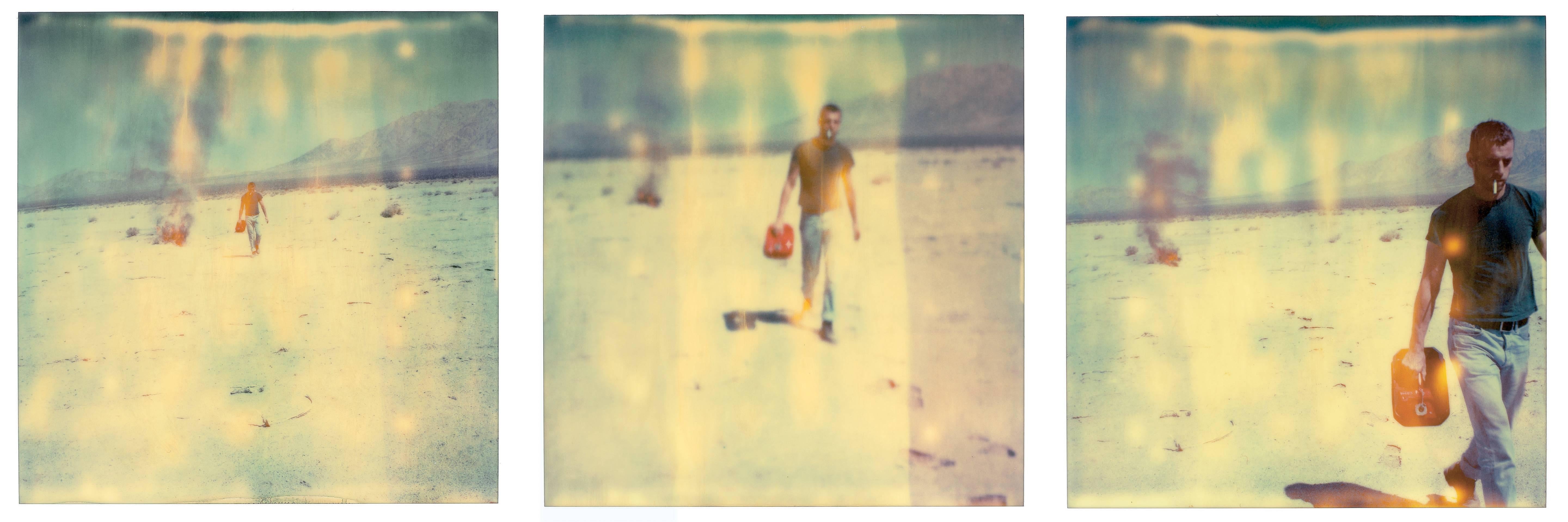 Landscape Photograph di Stefanie Schneider - Gasoline II, trittico - Stranger than Paradise - Edizione esaurita di 150, AP 4/5