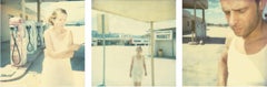 Gasstation (Triptychon) - Polaroid, Contemporary, 21. Jahrhundert, Farbe, Porträt