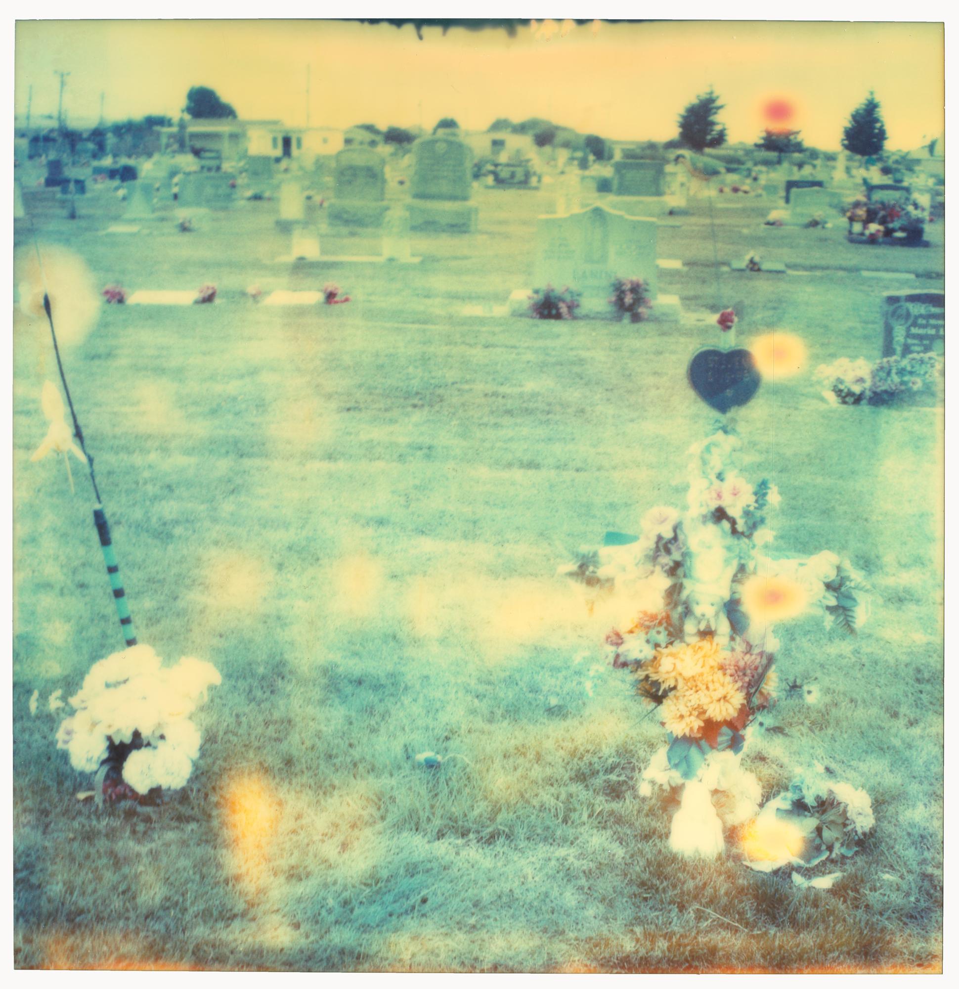 Color Photograph Stefanie Schneider - Guadalupe (The Last Picture Show) - analogique, Polaroid, Contemporary