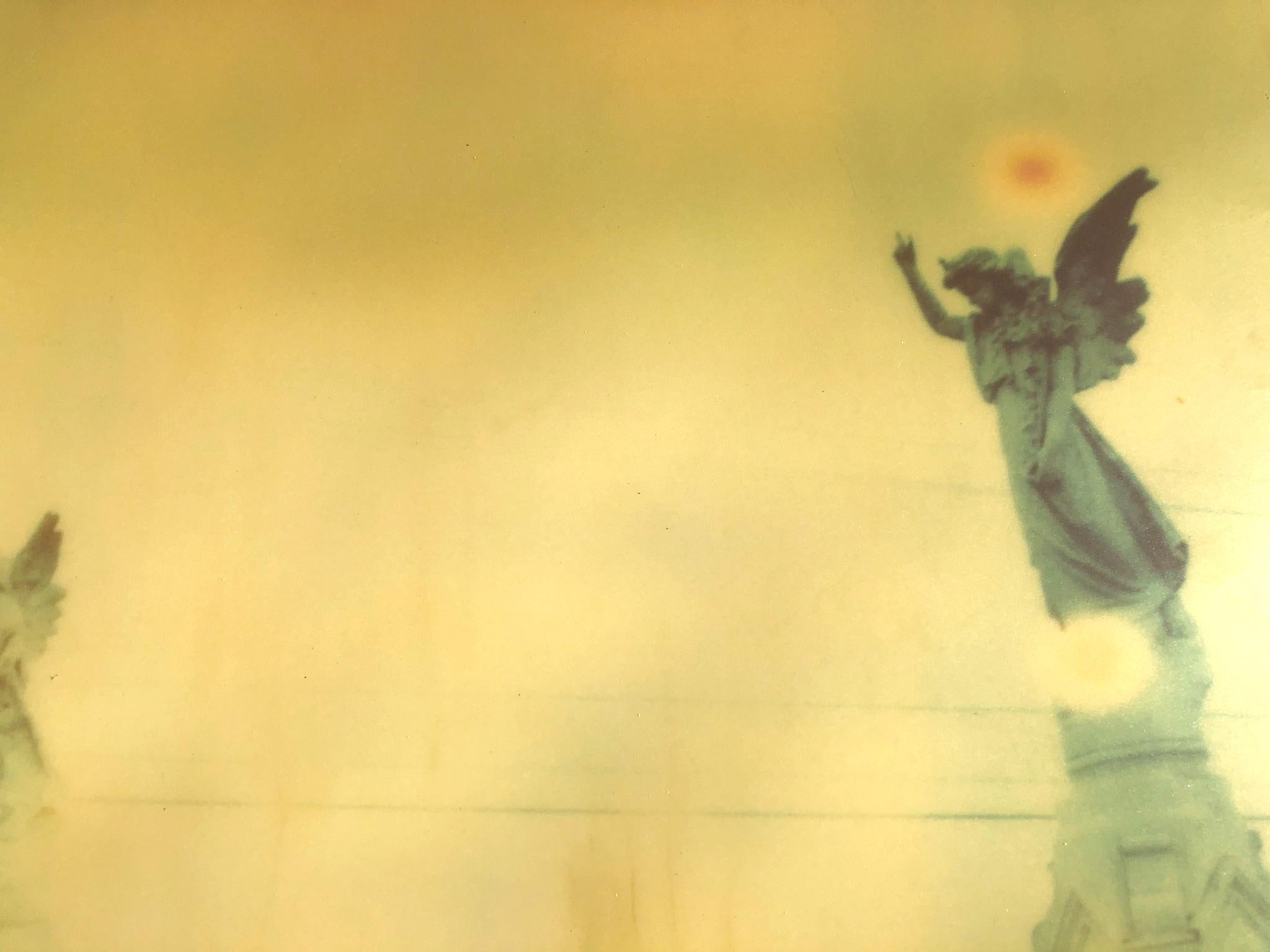 Guadalupe (The Last Picture Show) - montato, analogico, Polaroid, contemporaneo - Photograph Contemporaneo di Stefanie Schneider