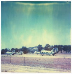 Helicopter (Die letzte Bilderschau) – Polaroid, analog, Landschaft