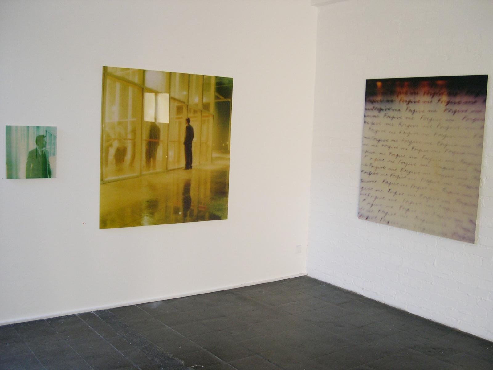 Henry watching Athena Dance I - Stay, diptych - AP 1/2, 128x125cm and 38x37cm - Contemporary Photograph by Stefanie Schneider
