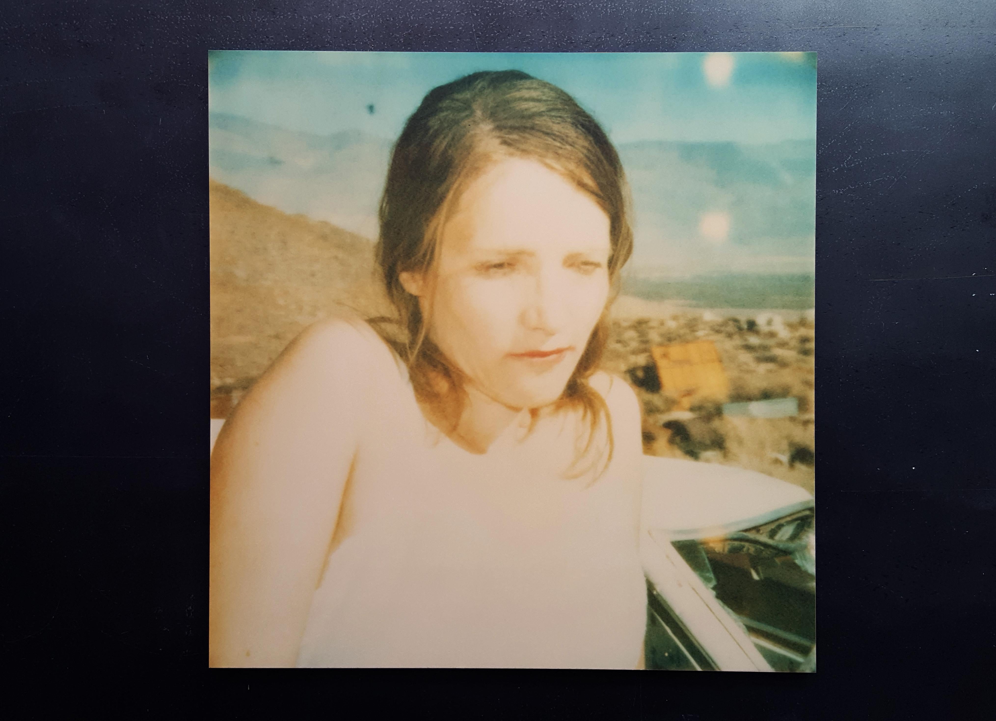 Hideout (Wastelands) – analoger Vintage-Druck, montiert – Photograph von Stefanie Schneider