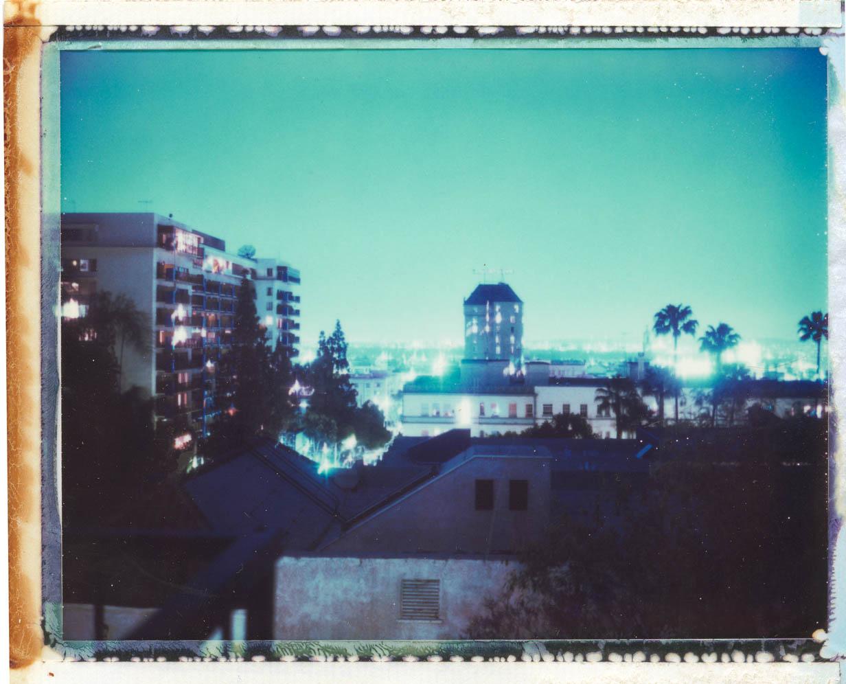Color Photograph Stefanie Schneider - Hollywood (Instantdreams) - 21e siècle, Polaroid, couleur