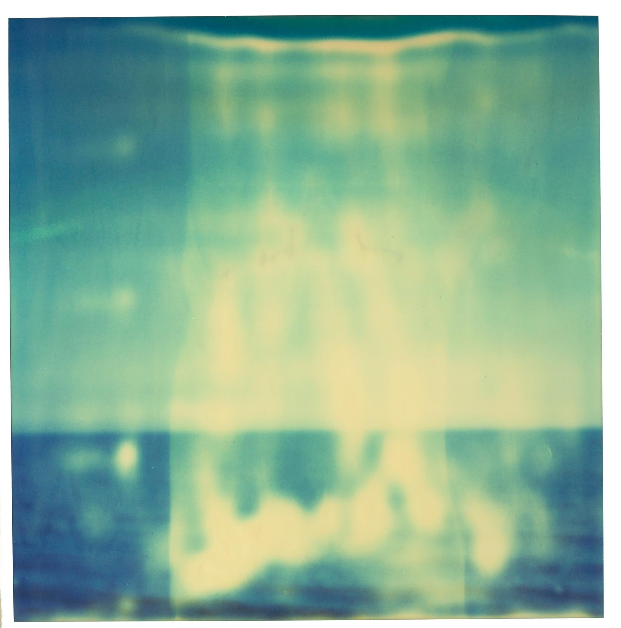 Horizonte (Playa de Zuma) - 2004

38x37cm cada una, 38x121cm instaladas con huecos de 5 cm, 
Edición de 5 ejemplares, 
3 C-Prints analógicos, impresos a mano por el artista, basados en las Polaroids. 
Montado sobre aluminio con protección UV