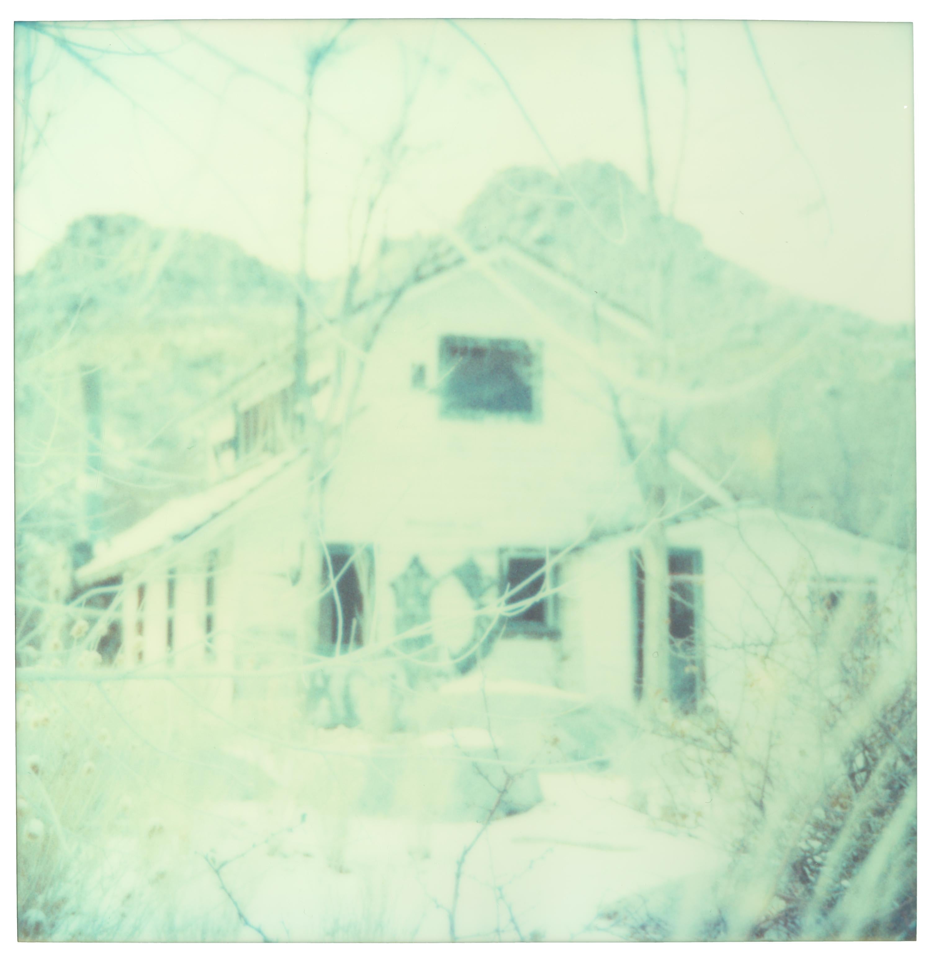 Stefanie Schneider Landscape Photograph - House up in the Mountains (Wastelands) - Contemporary, Analog, Polaroid, Color