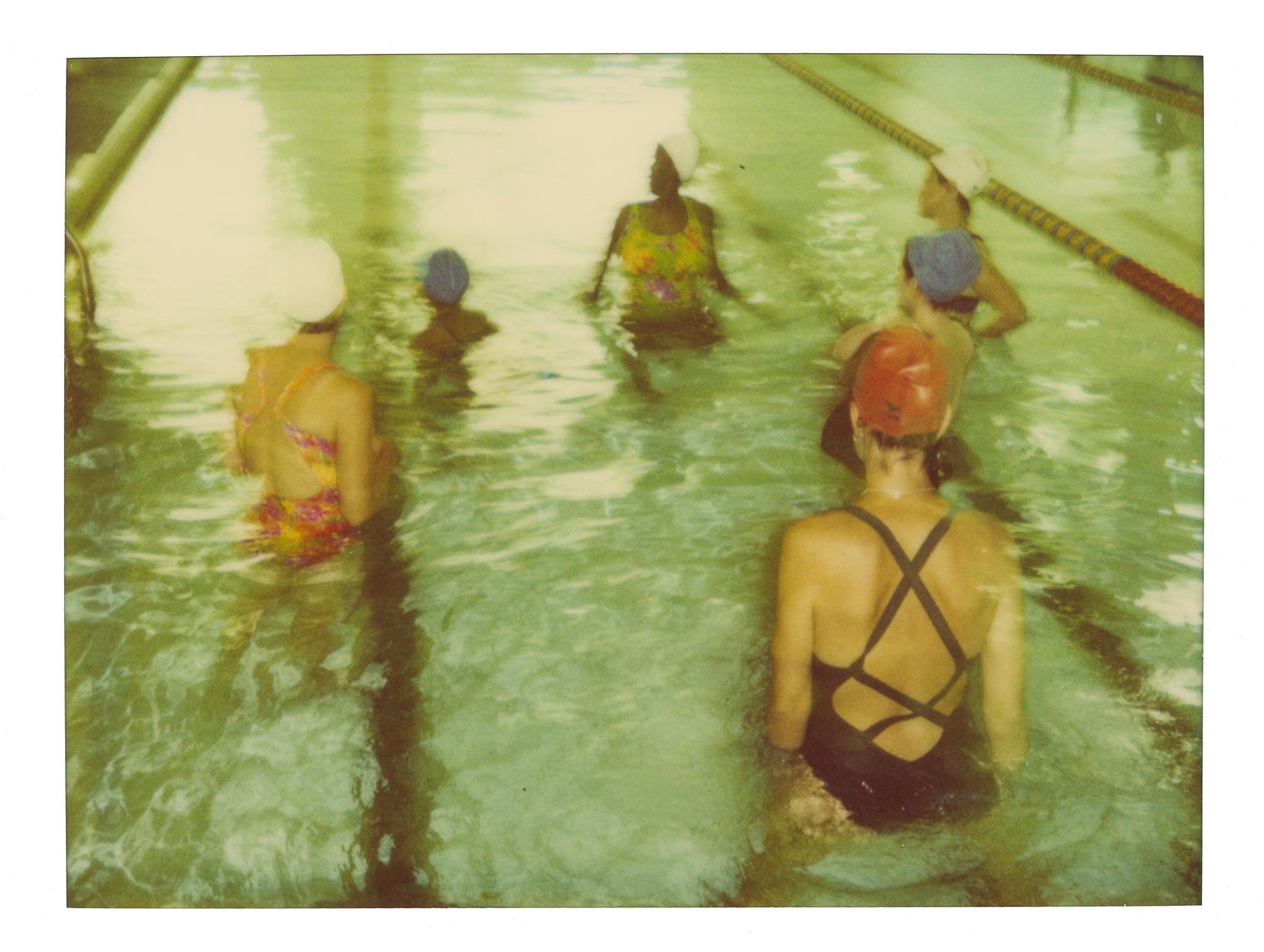 Stefanie Schneider Color Photograph – Instructor (Suburbia) - Contemporary, Polaroid, Fotografie, Porträt