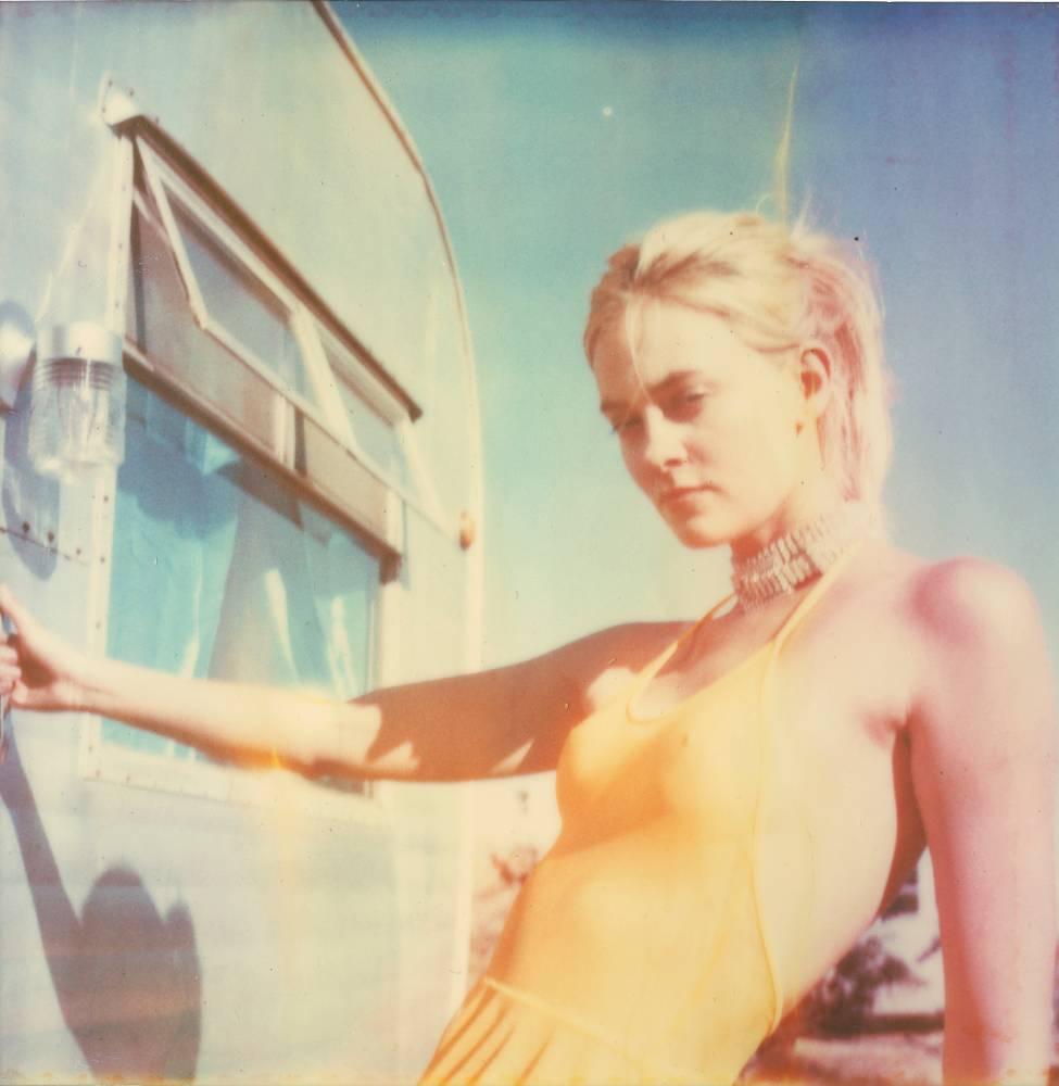 Color Photograph de Stefanie Schneider - Jane (Heavenly Falls) - Contemporáneo, Retrato, Mujer, Polaroid, Siglo XXI