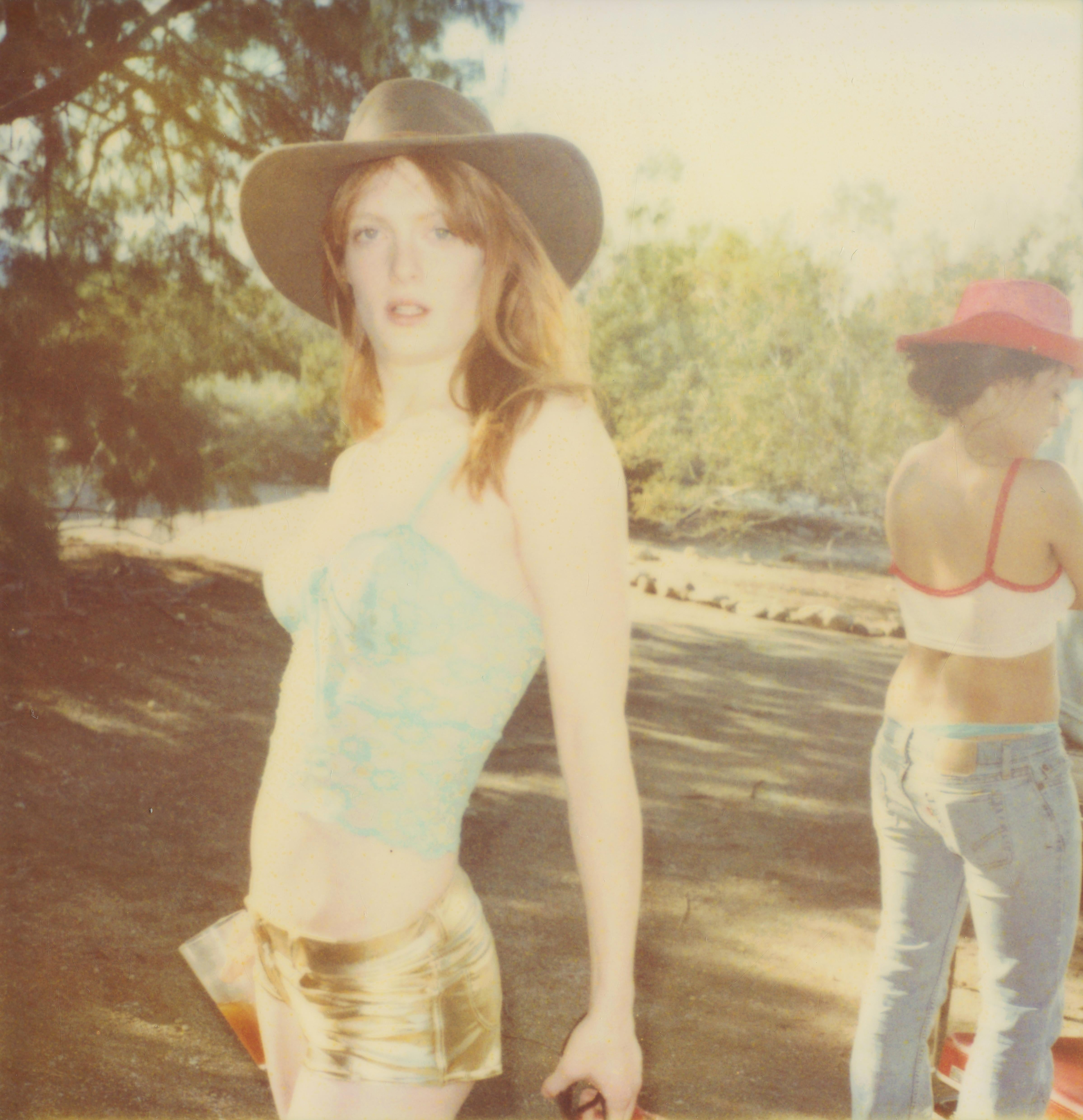Color Photograph de Stefanie Schneider - Tal Como Eres (Hasta Que La Muerte Nos Separe) - Contemporáneo, Mujer, Polaroid