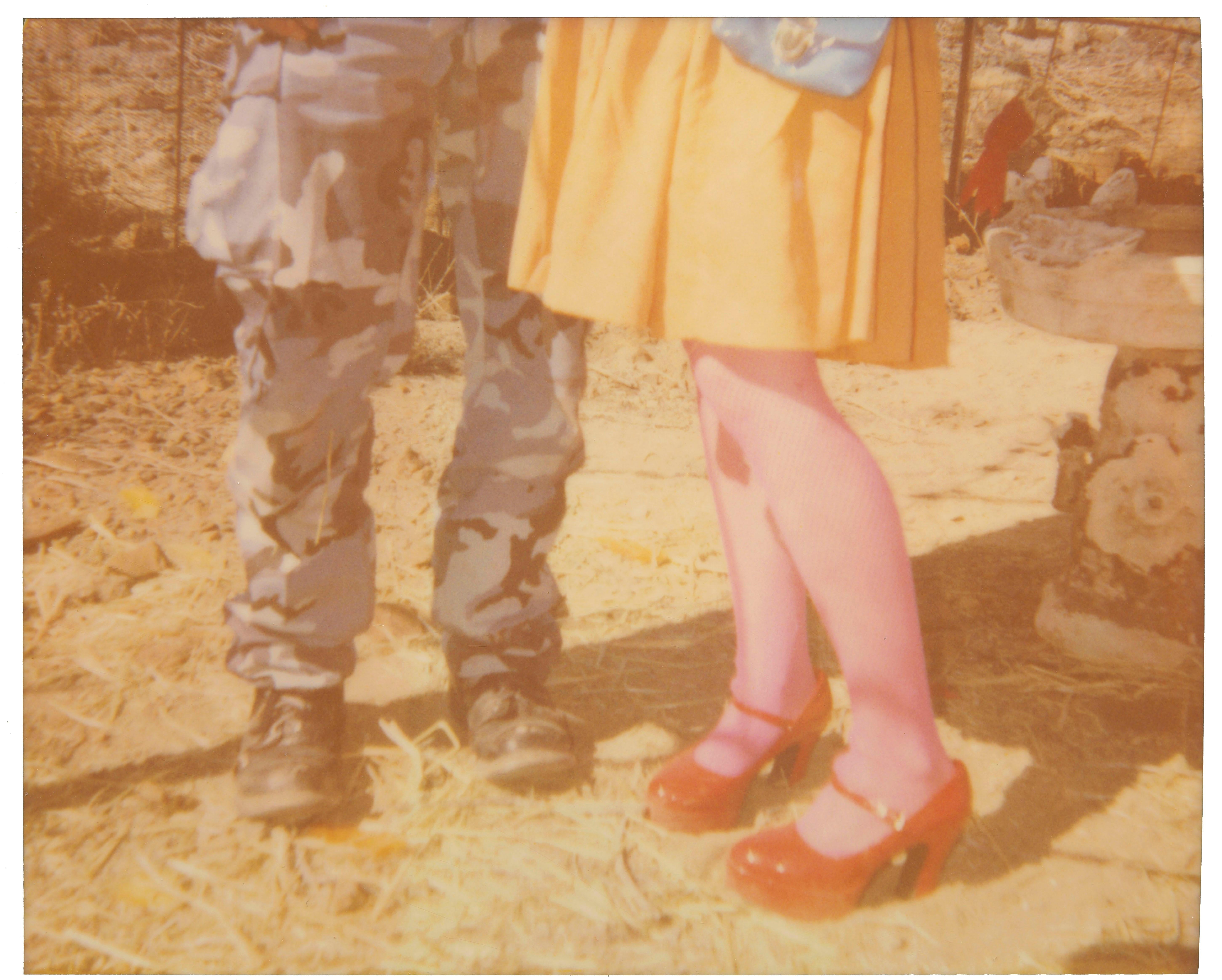 Color Photograph Stefanie Schneider - La dernière danse (Haley and the Birds)