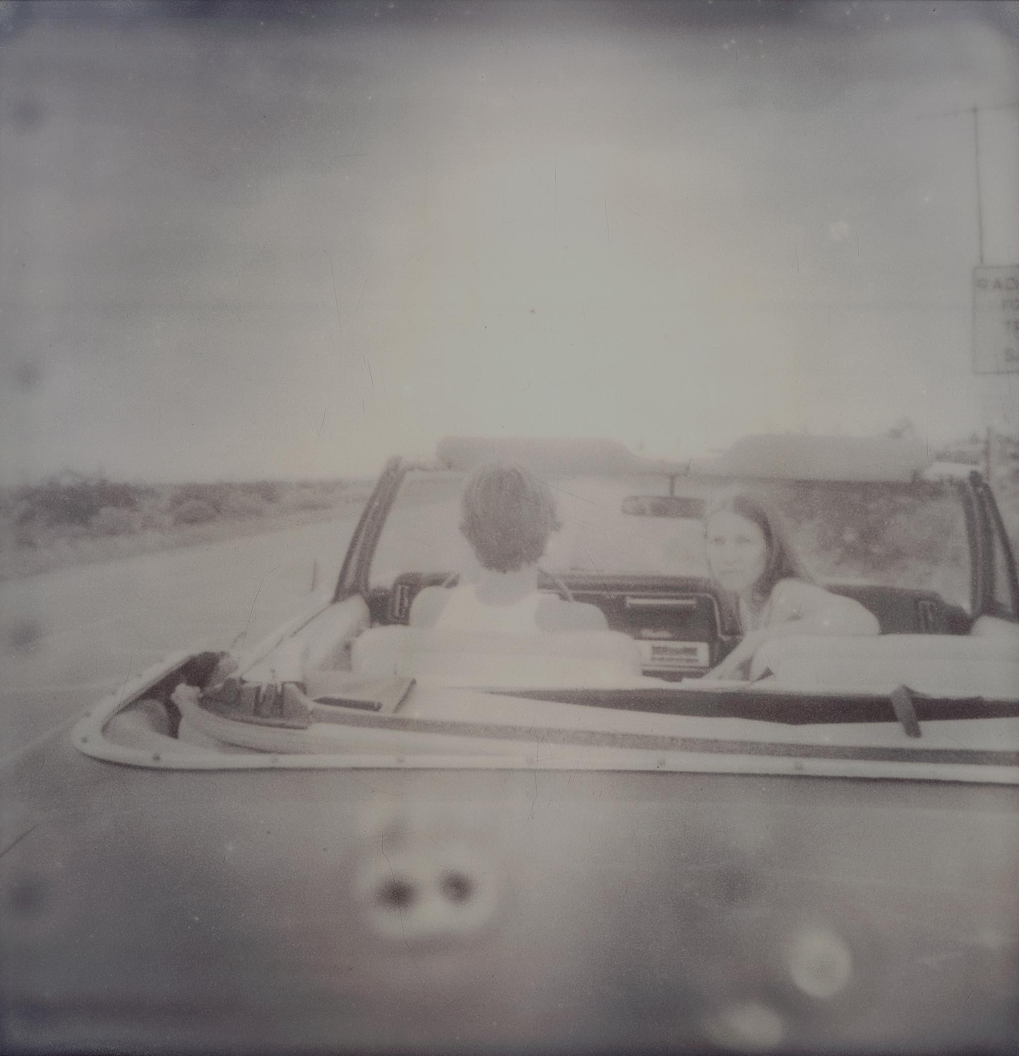 Leaving (Sidewinder), tríptico - analógico, impresión manual vintage, montado - Photograph de Stefanie Schneider