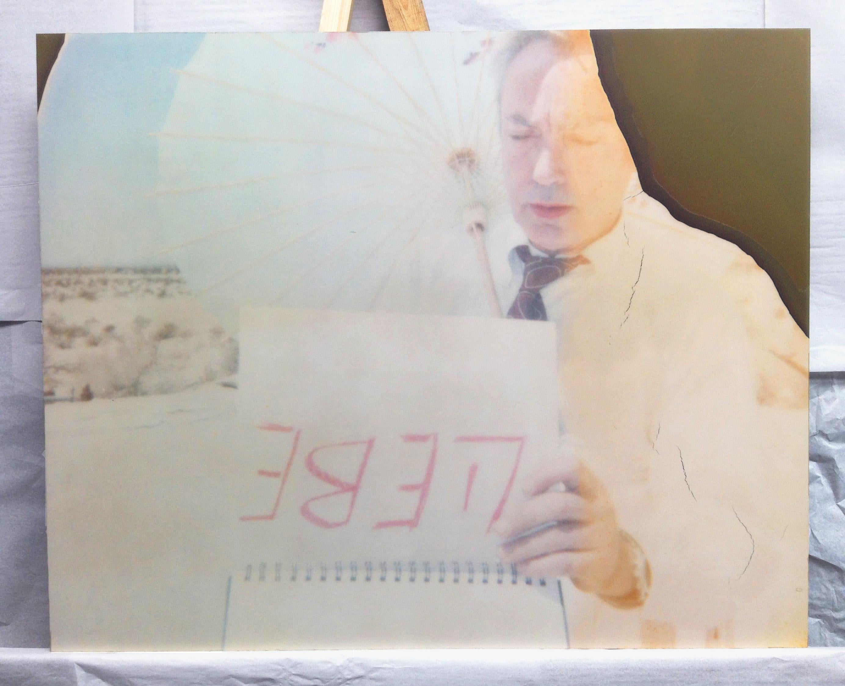 Li(e)be (Stage of Consciousness) mit Udo Kier - analog, Polaroid, Contemporary (Zeitgenössisch), Photograph, von Stefanie Schneider