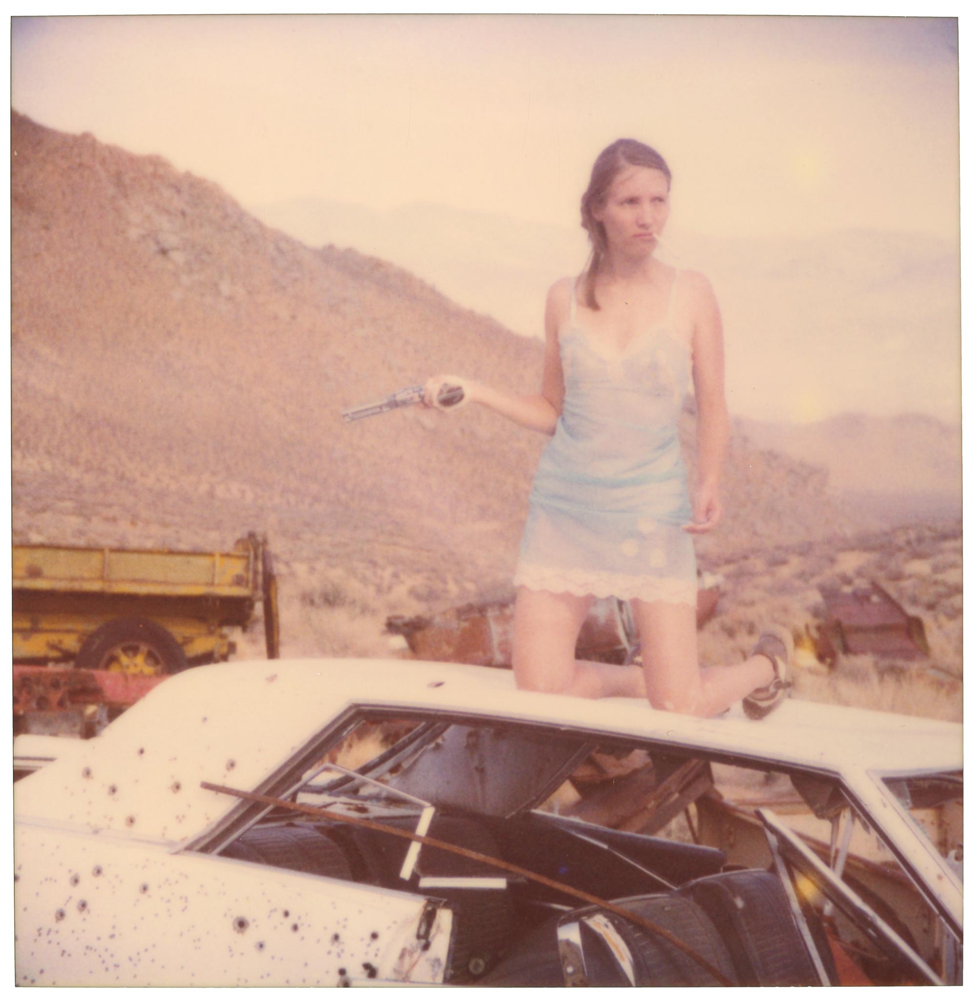 Stefanie Schneider Figurative Photograph – Hellblaue Dessous (Wastelands)