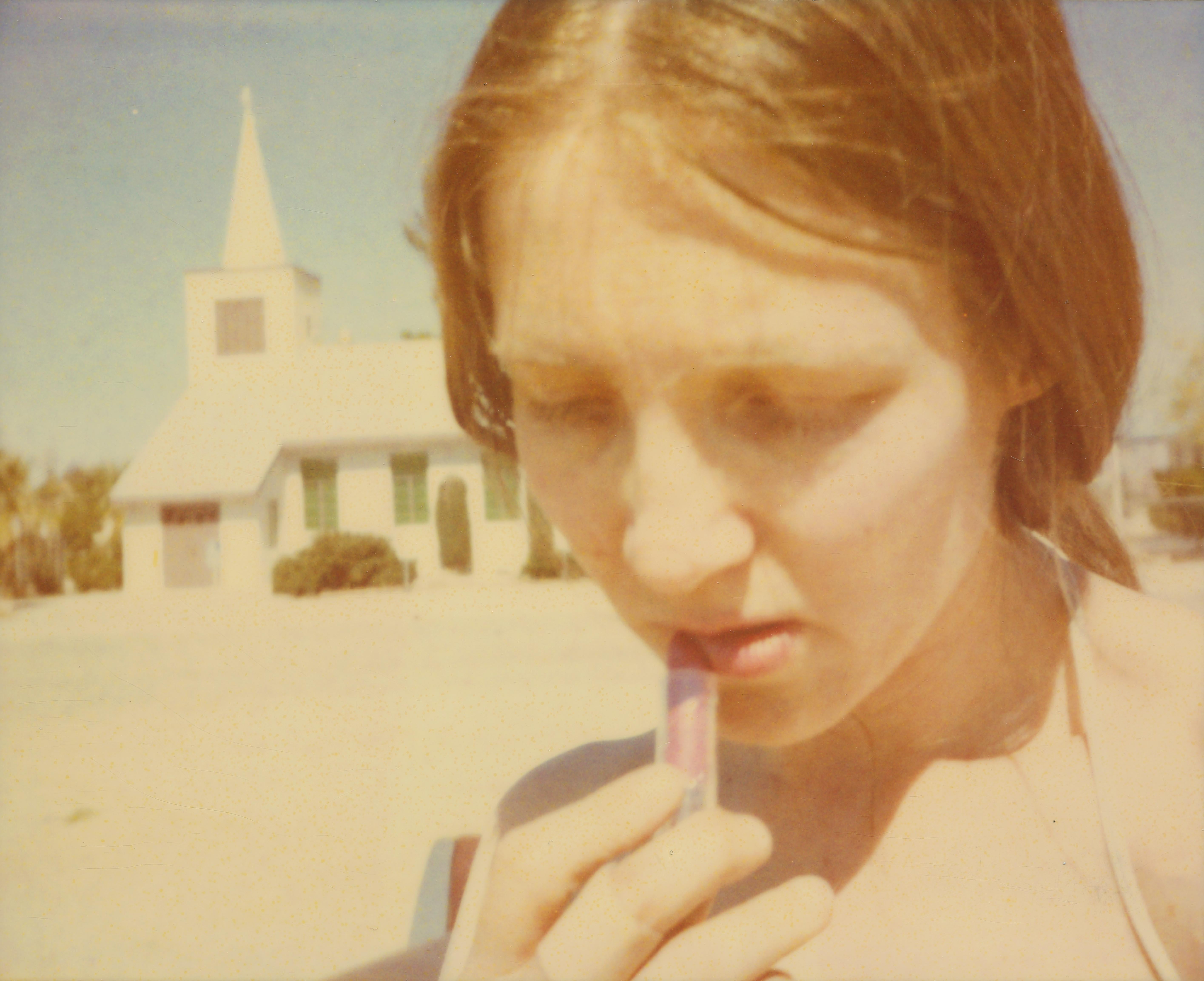 Lippenstift (Sidewinder)  21. Jahrhundert, Polaroid, Zeitgenssisch, Frauen, Portrt