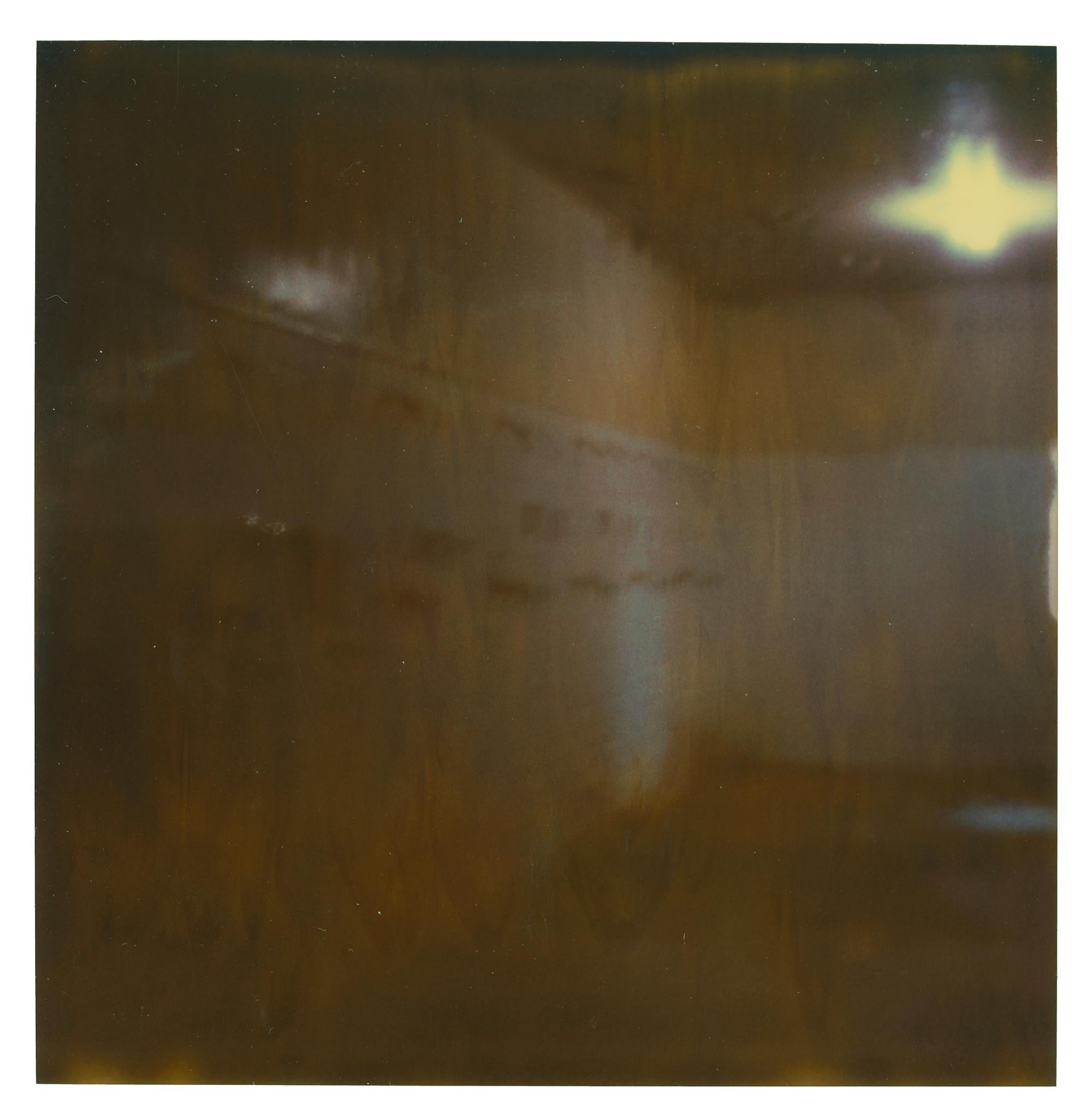 Abstract Photograph Stefanie Schneider - Locker Room (Suburbia) - Contemporain, Polaroid, Analog, Portrait