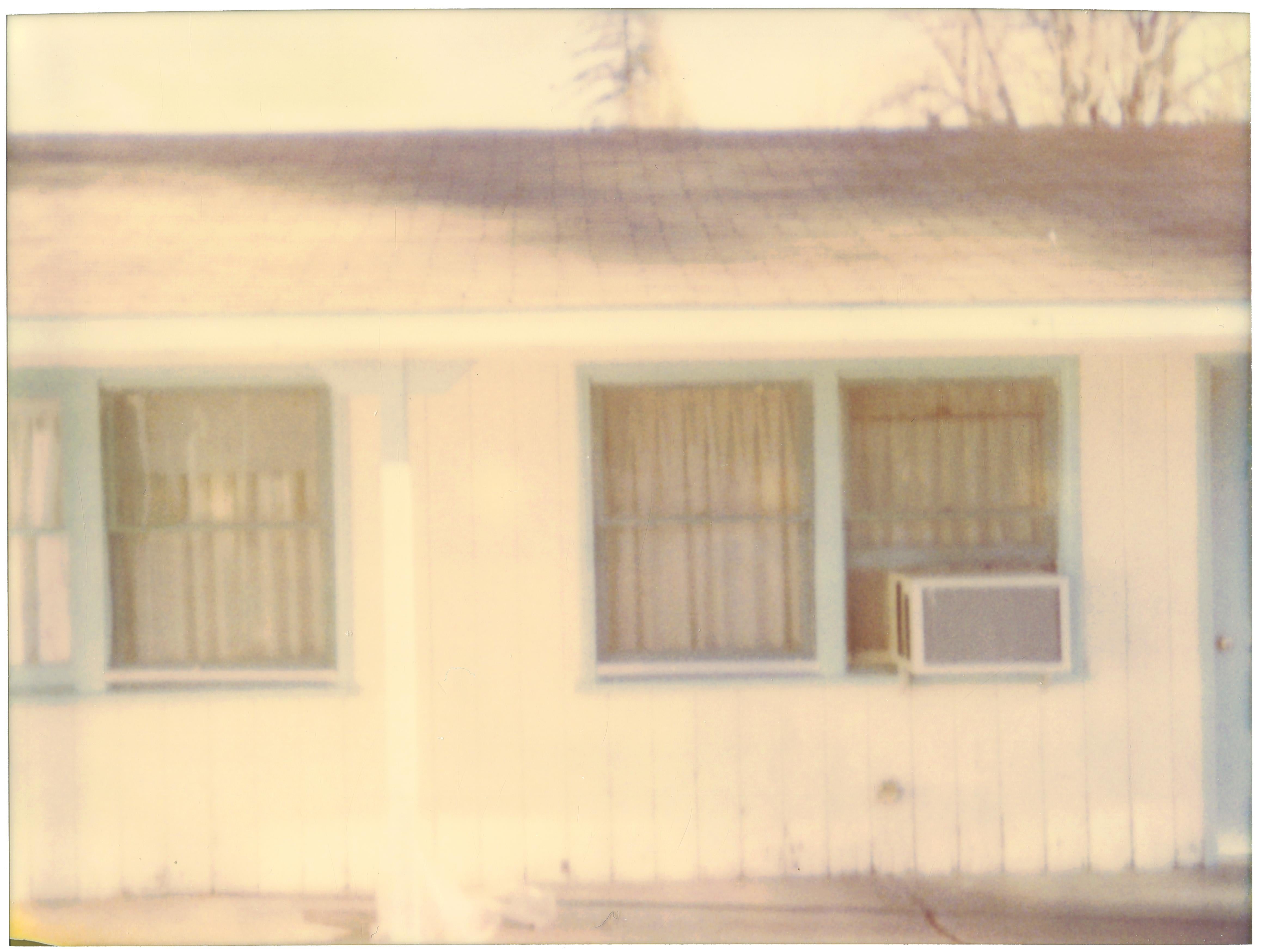 Stefanie Schneider Landscape Photograph - Lone Pine Motel I (The Last Picture Show) 20x20cm