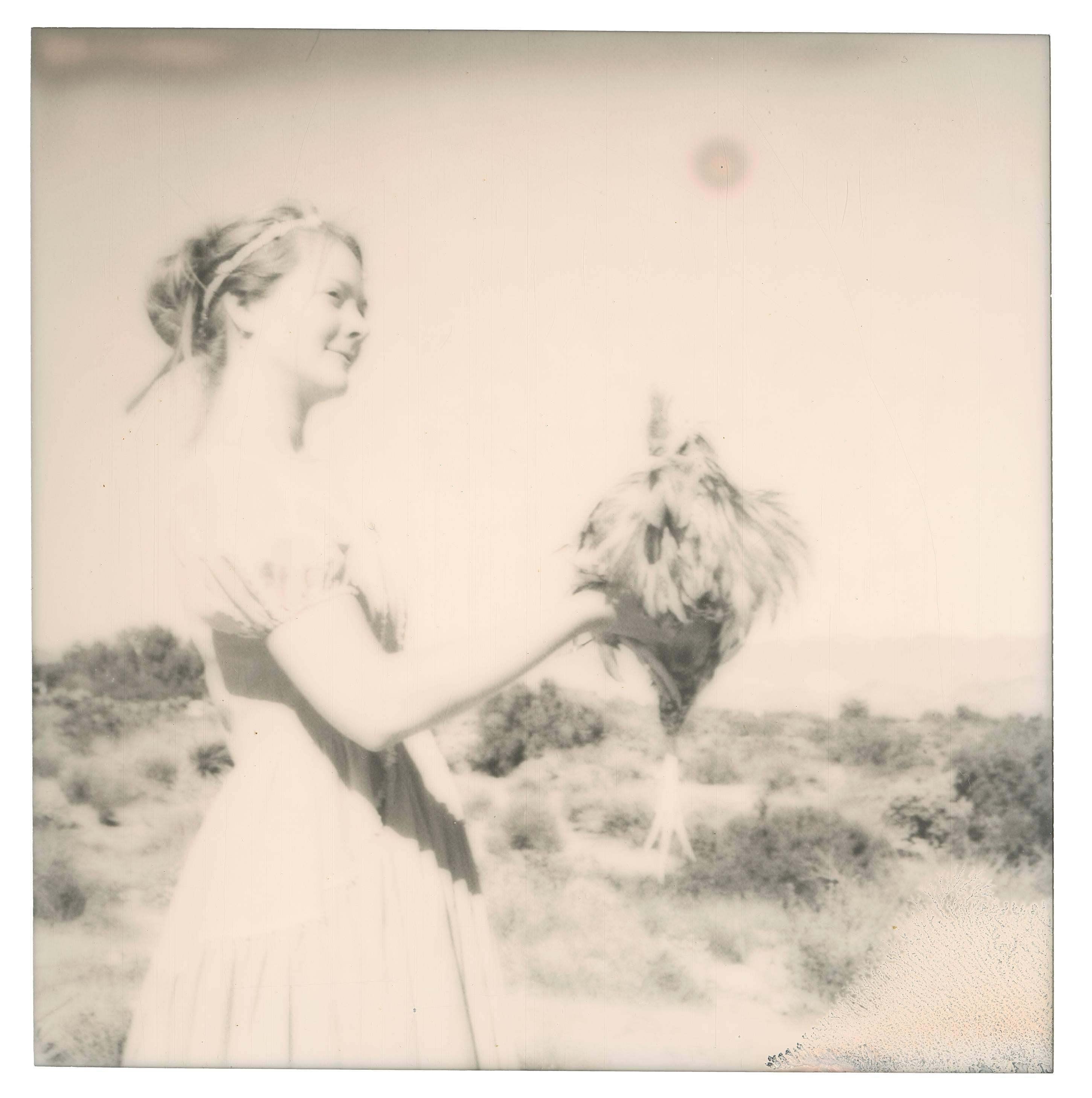 Stefanie Schneider Black and White Photograph – Maiden-Tanz (Kochen und Küken)
