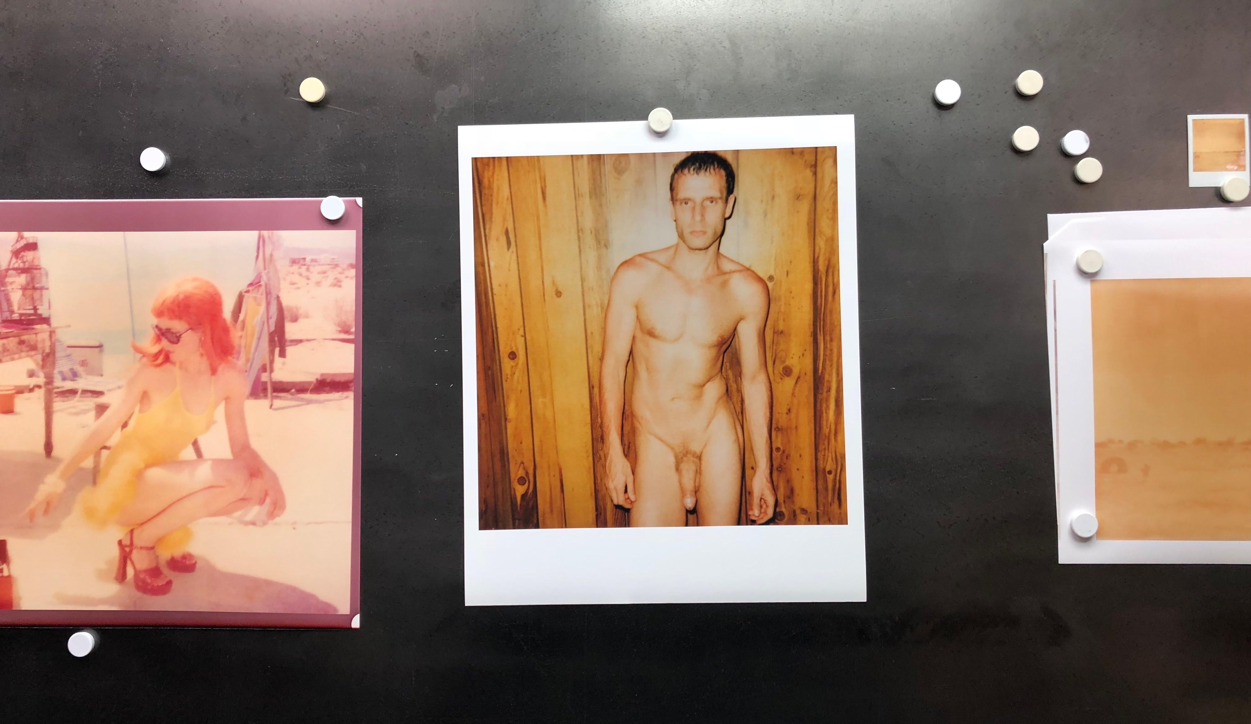 Male Nude (29 Palms, CA), 1999, 58x56cm,
Edition 6/10, analog C-Print, hand-printed by the artist, based on a Polaroid
Certificate and Signature label
artist Inventory # 293.06
not mounted


THE GREATER THE EMPTINESS THE GRANDER THE ART – Stefan