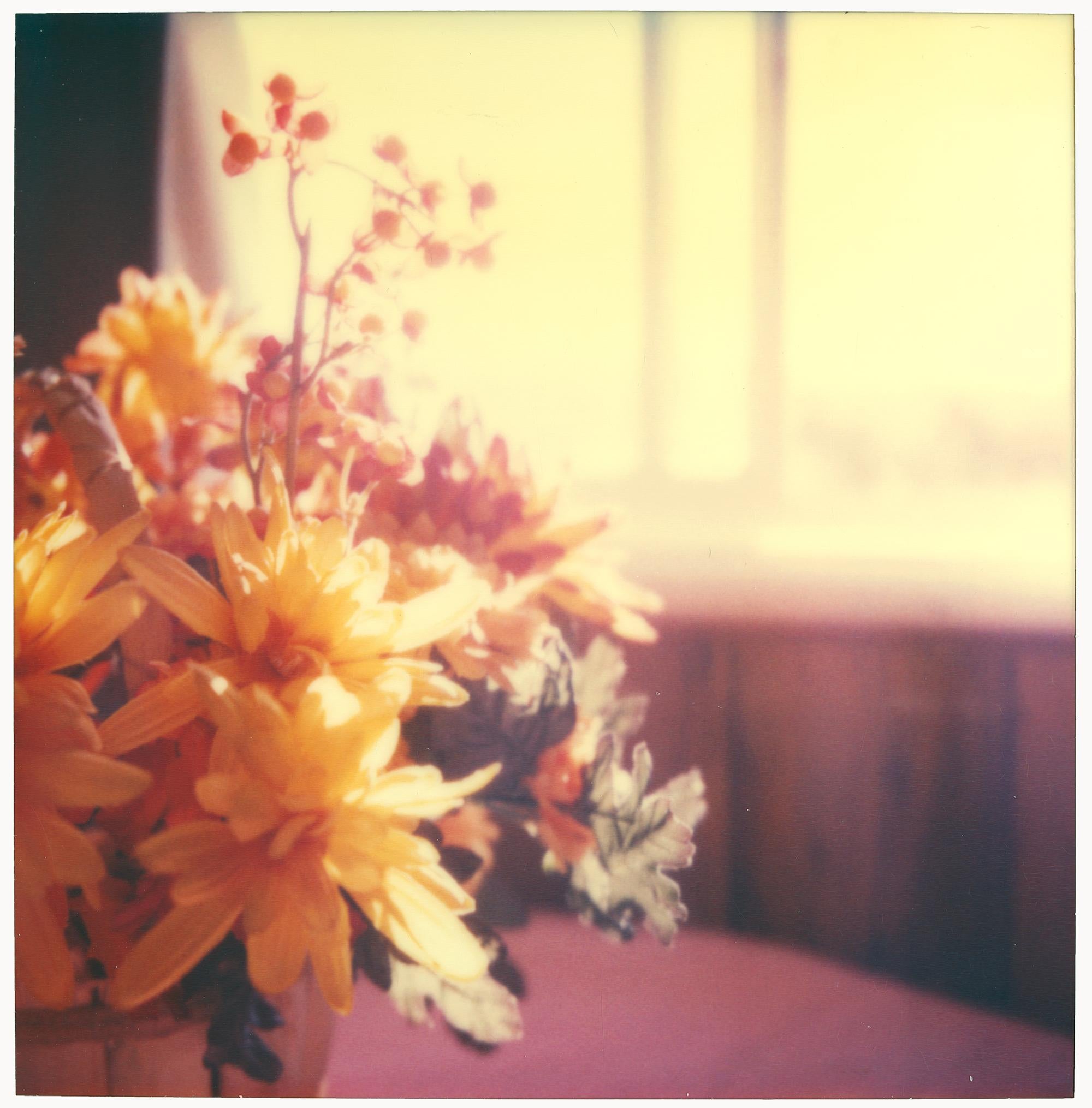 Max in front of Motel (29 Palms, CA) - analog, Polaroid, Contemporary - Photograph by Stefanie Schneider