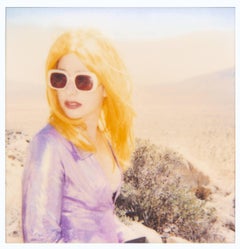 Max Hand (Long Way Home) - Huella de mano analógica, vintage, Alien, Polaroid, Color