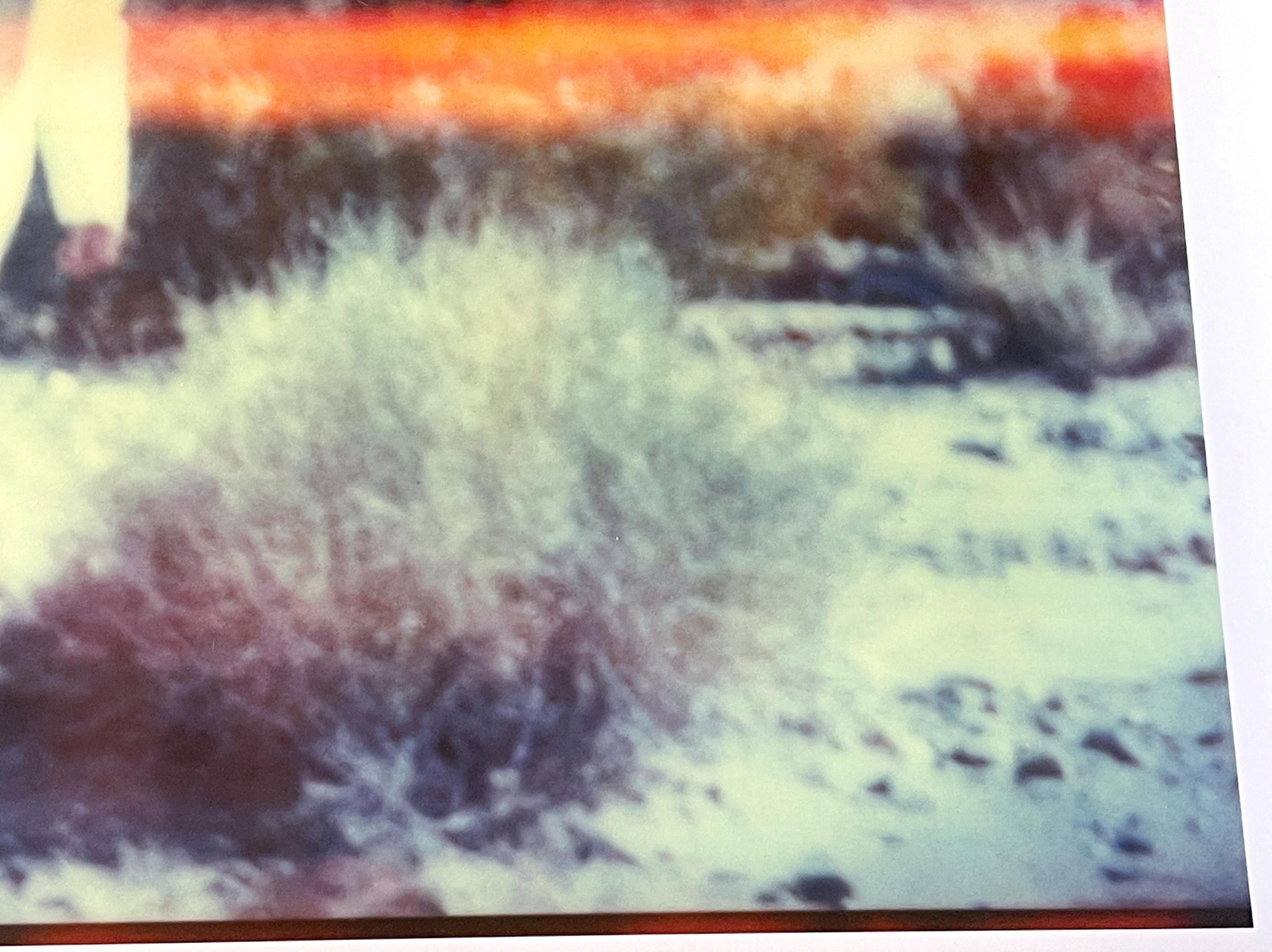 Erinnerung an einen Traum (29 Palms, CA) - 2006

38x36cm,
Ausgabe 2/10. 
Archiv-C-Print, basierend auf dem Polaroid.
Zertifikat und Signature Label. 
Künstlerinventar Nummer 3602.
Nicht montiert.

Ephemere Träumerei: Umarmung der